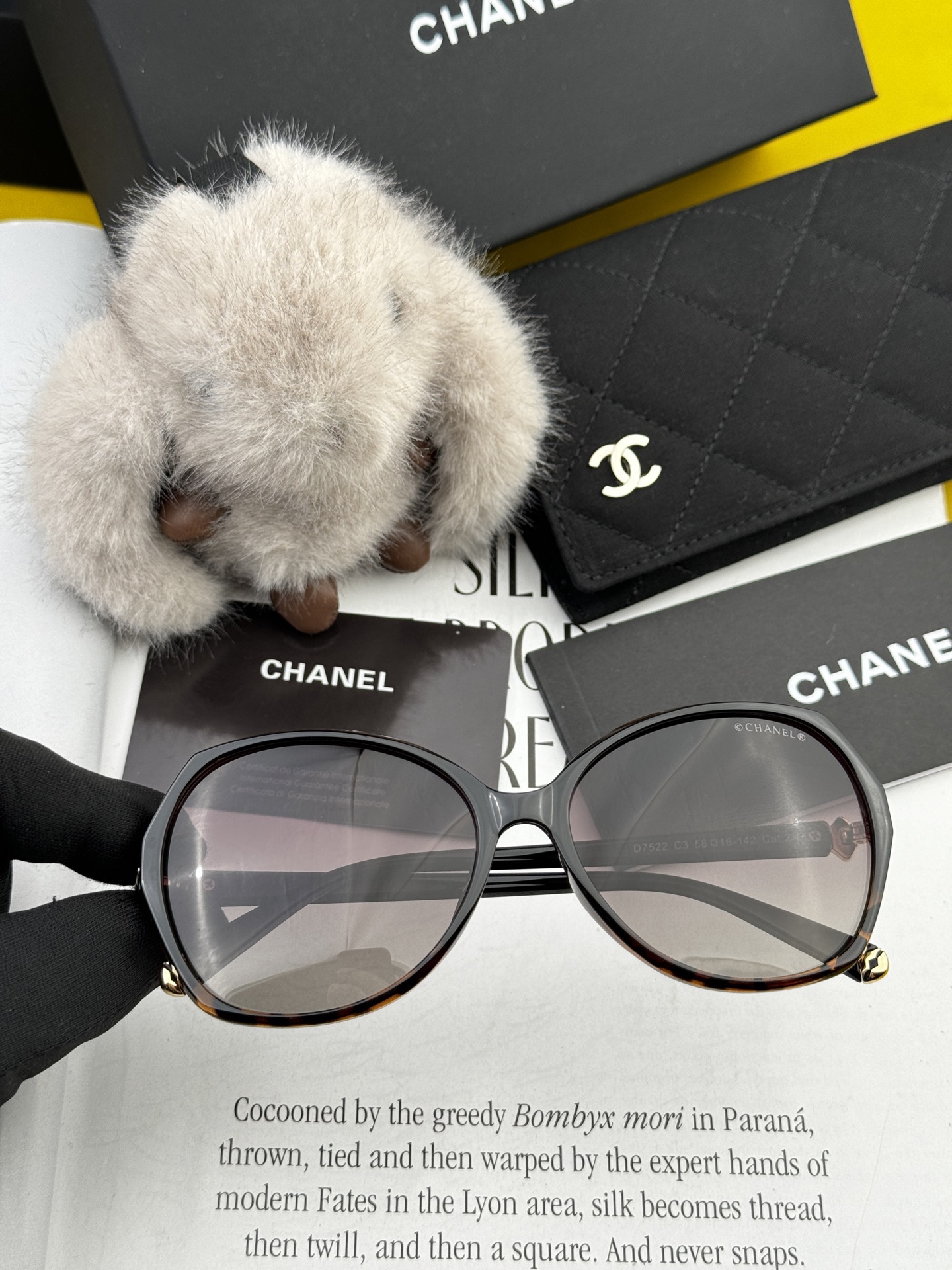 【CHANEL】香奈儿 2025新款潮流爆款 时尚方框太阳镜 佩戴舒适 网红潮款墨镜 女士高清加厚偏光太