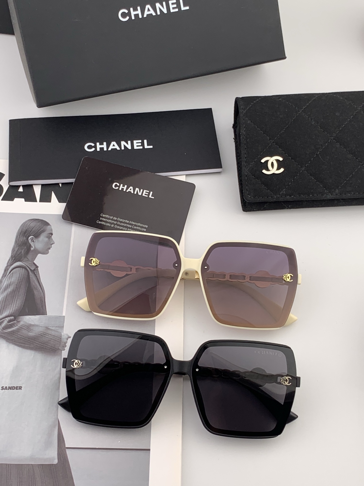 香奈儿 开春新款太阳镜 各路网红纷纷带起气场满分‼️ 俏皮甜美.上脸效果更佳.金属质感超好 型号：CH0