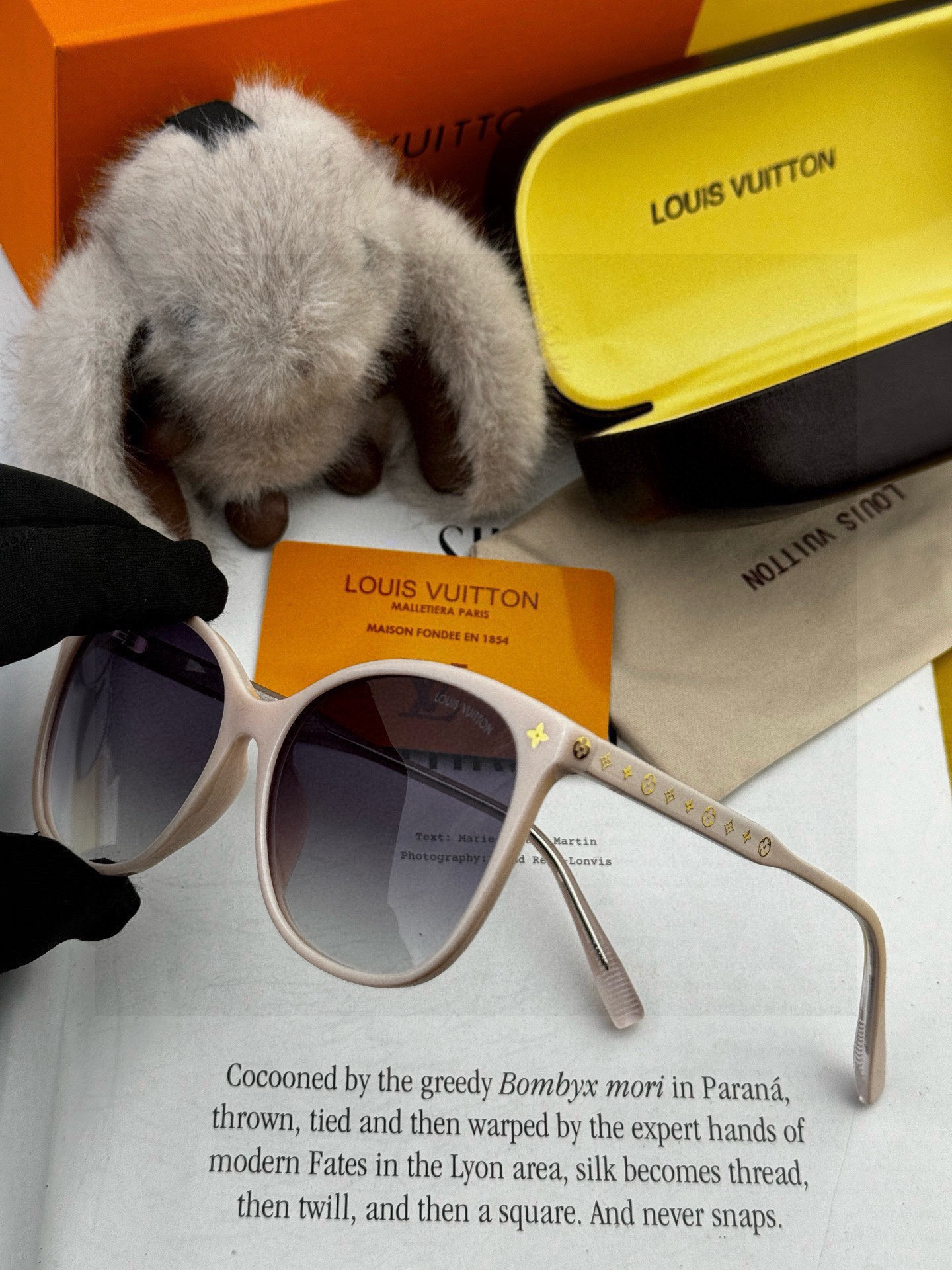 LV 太阳镜潮品官网模特同款 [玫瑰][玫瑰]四叶草🍀精致个性设计简约时尚 高品质值得拥有绝对潮爆整个夏