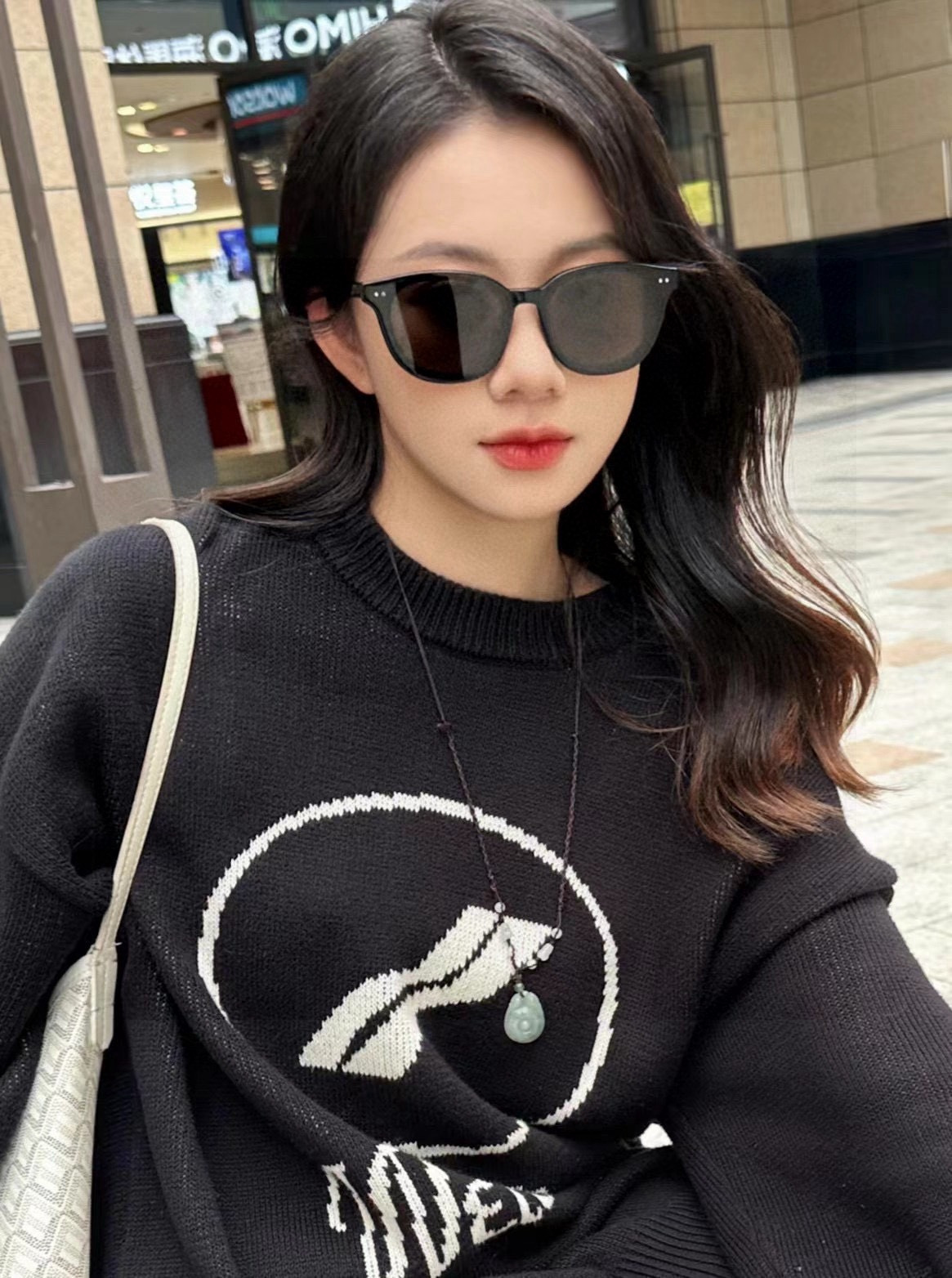 GUCCI开春新款一体镜 大框太阳镜男女同款 😎 爆款大框尼龙太阳镜 超逼格超酷 镜腿品牌设计感强 ni