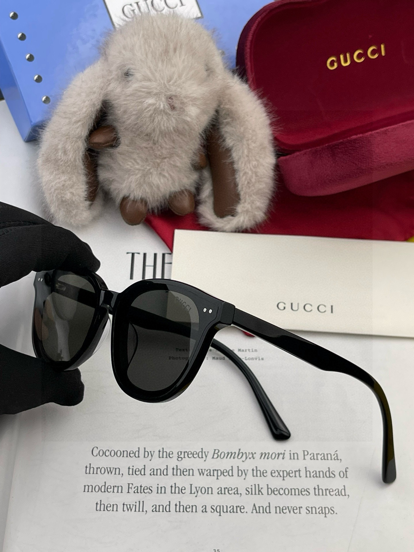 GUCCI开春新款一体镜 大框太阳镜男女同款 😎 爆款大框尼龙太阳镜 超逼格超酷 镜腿品牌设计感强 ni