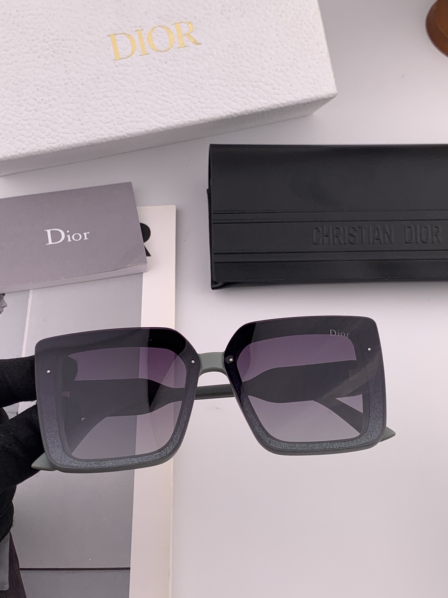 🔺 【DIOR-迪奥】开春新款 潮流爆款 时尚方框偏光太阳镜 高品质 佩戴舒适 网红潮款墨镜 型号：D6