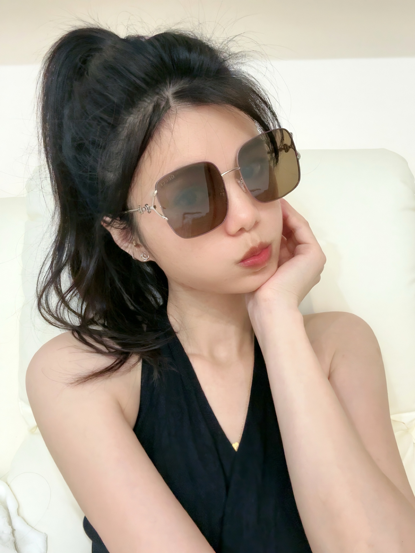 LV开春新款 最新款方框太阳镜 各路网红纷纷带起气场满分‼️ 俏皮甜美.上脸效果更佳.金属质感超好 型号