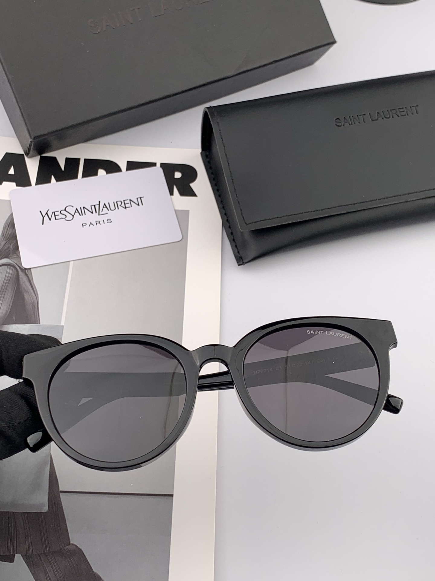 👑 【新款】🕶🔝🔝🔝🎁🎁🎁时尚百搭 超显脸小 佩戴舒适品牌:Ysl 圣罗兰 💎 材质: 加厚偏光镜片型号