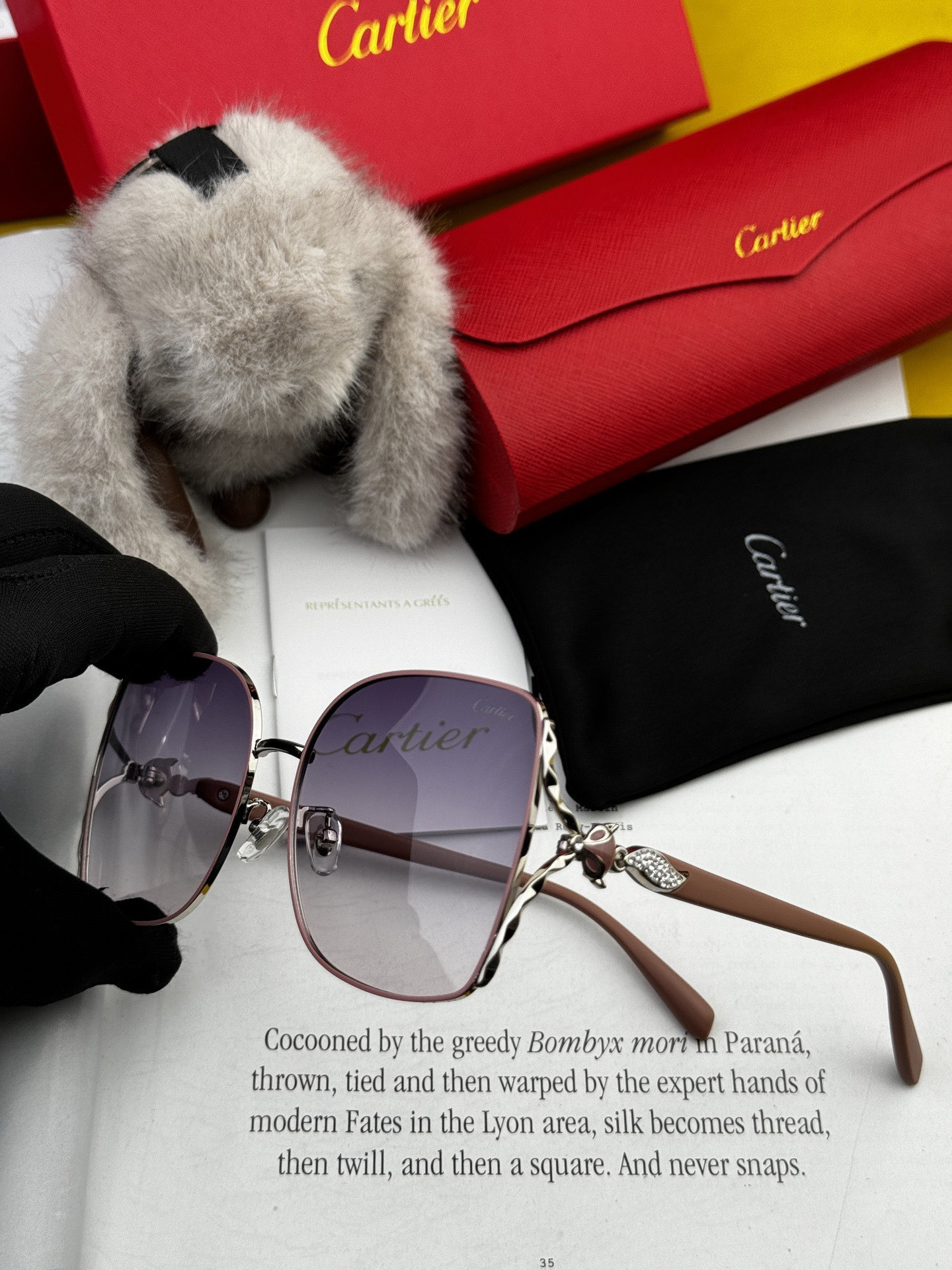 开春新款新款卡地亚💎 顶级奢华典范💋 女款板材原单太阳镜😃 个性款完美修脸护目打造轻奢新潮流风尚[胜利]