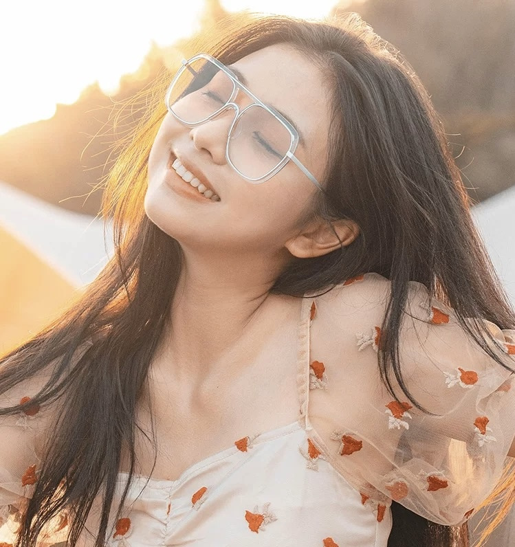 GUCC* 2026 新款男女情侣款太阳iP电镀永不褪色 卖点：超轻超有弹性整幅眼镜片：高清尼龙偏光镜片