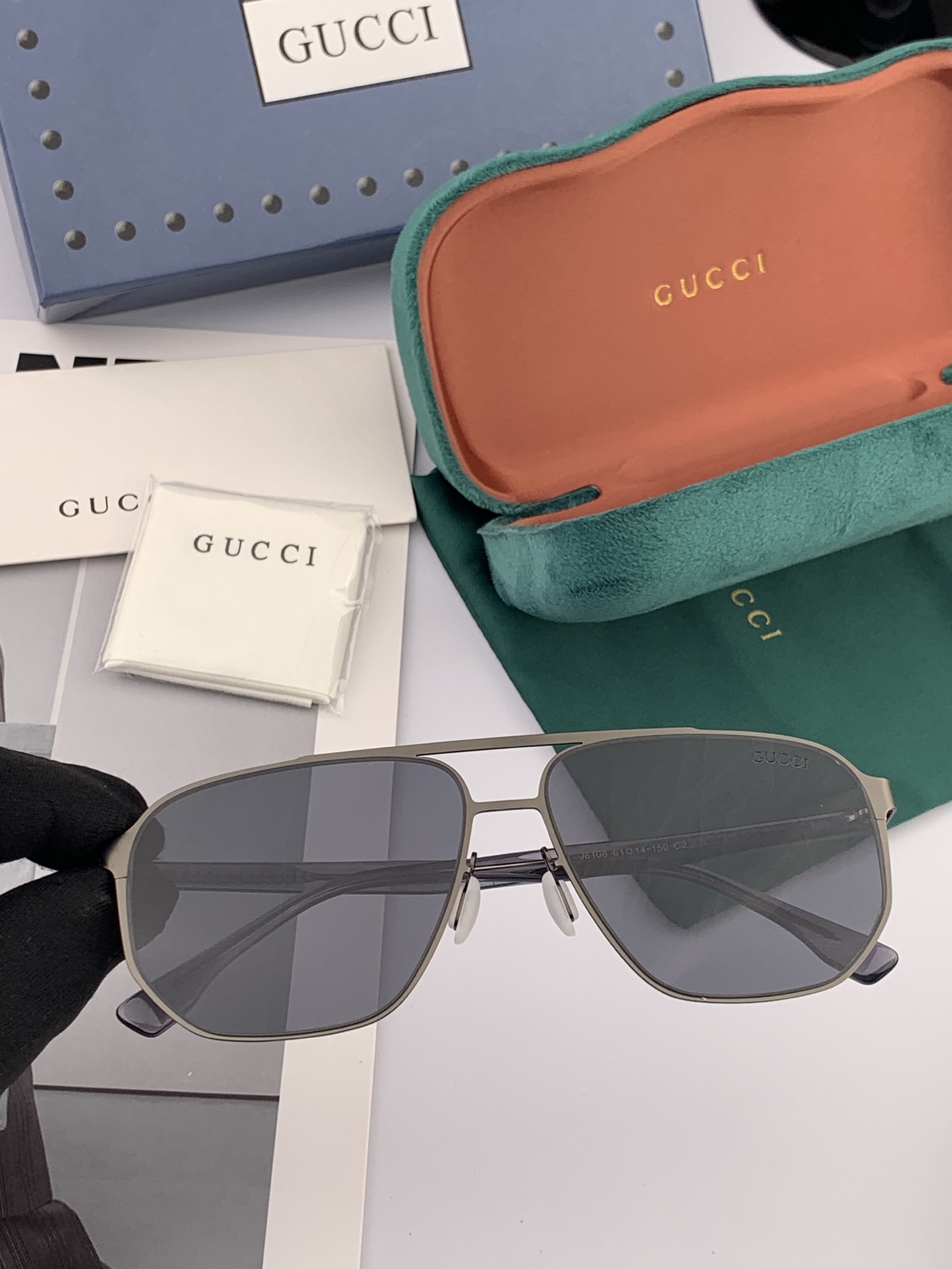 GUCCI 男款炫彩飞行员偏光太阳镜 ❤️材质：高清尼龙加厚卡槽高清偏光镜片 🌹无边框镜架💕颜👍型号：G