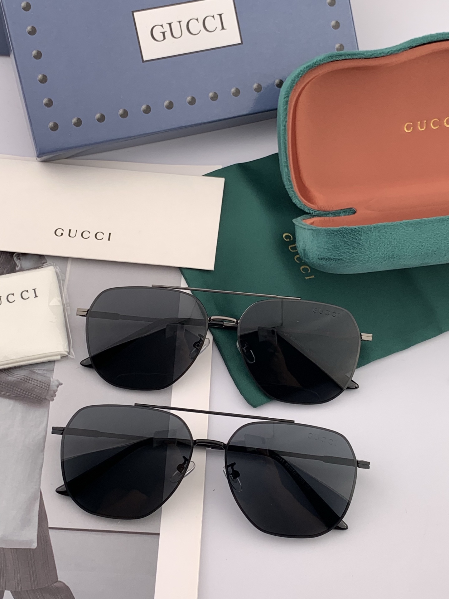 Gucci 男款炫彩飞行员偏光太阳镜 ❤️材质：高清尼龙加厚卡槽高清偏光镜片 🌹无边框镜架💕颜👍型号：G