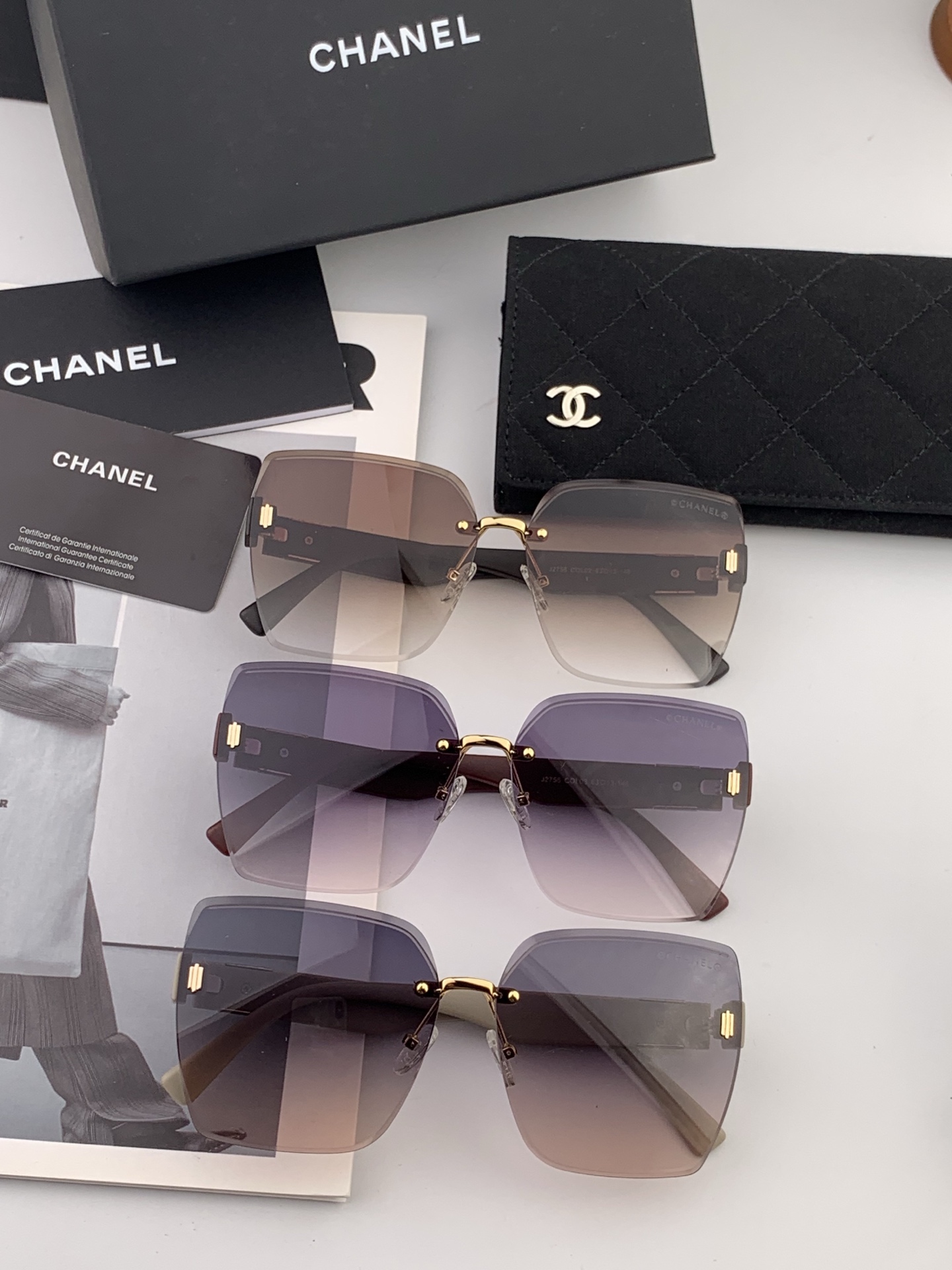 香奈儿 新款女士方框太阳眼镜 开车墨镜 新款金属无框太阳镜 时尚大方 舒适轻盈 精致奢华 超轻 型号：C