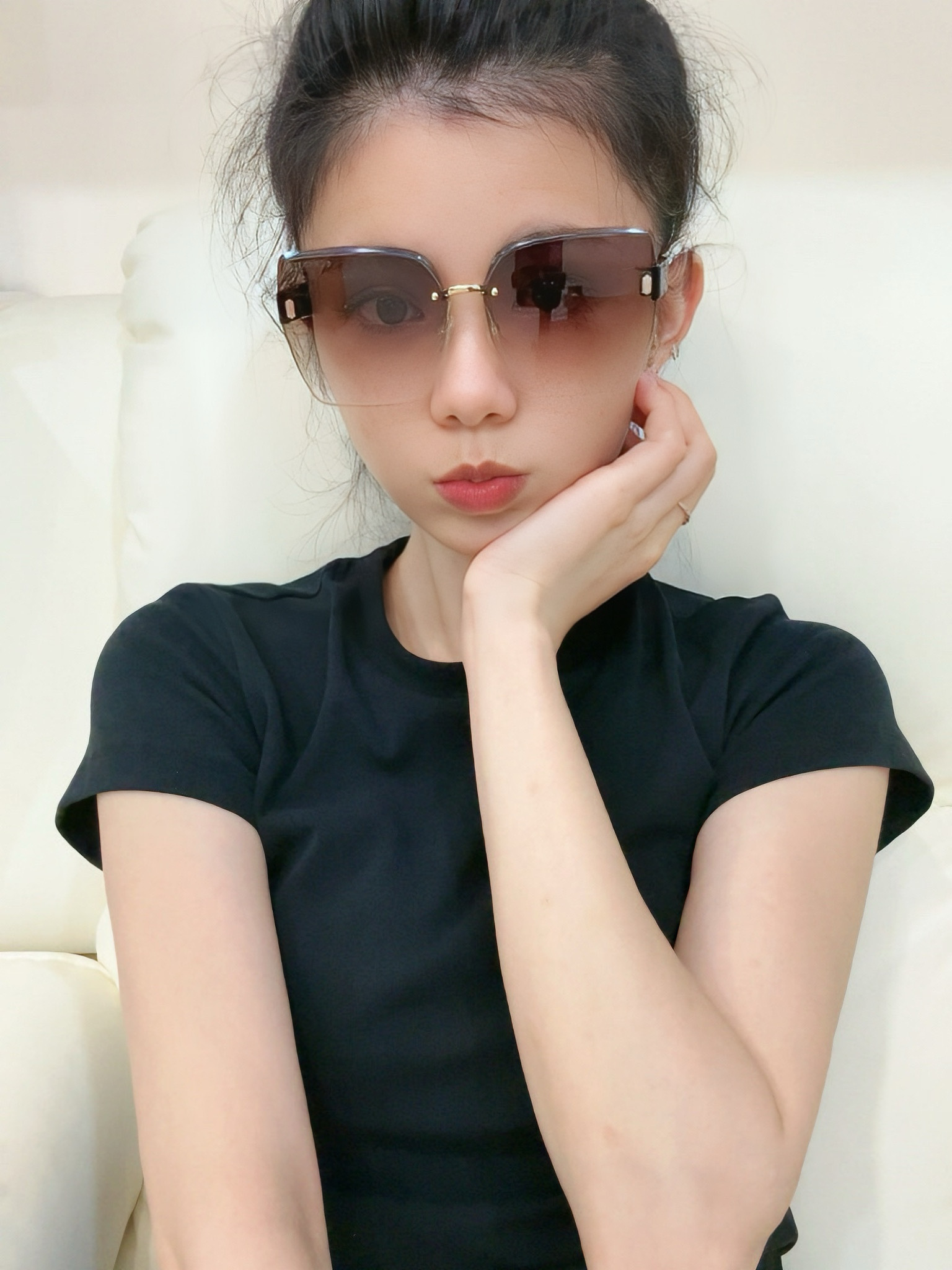 香奈儿 新款女士方框太阳眼镜 开车墨镜 新款金属无框太阳镜 时尚大方 舒适轻盈 精致奢华 超轻 型号：C