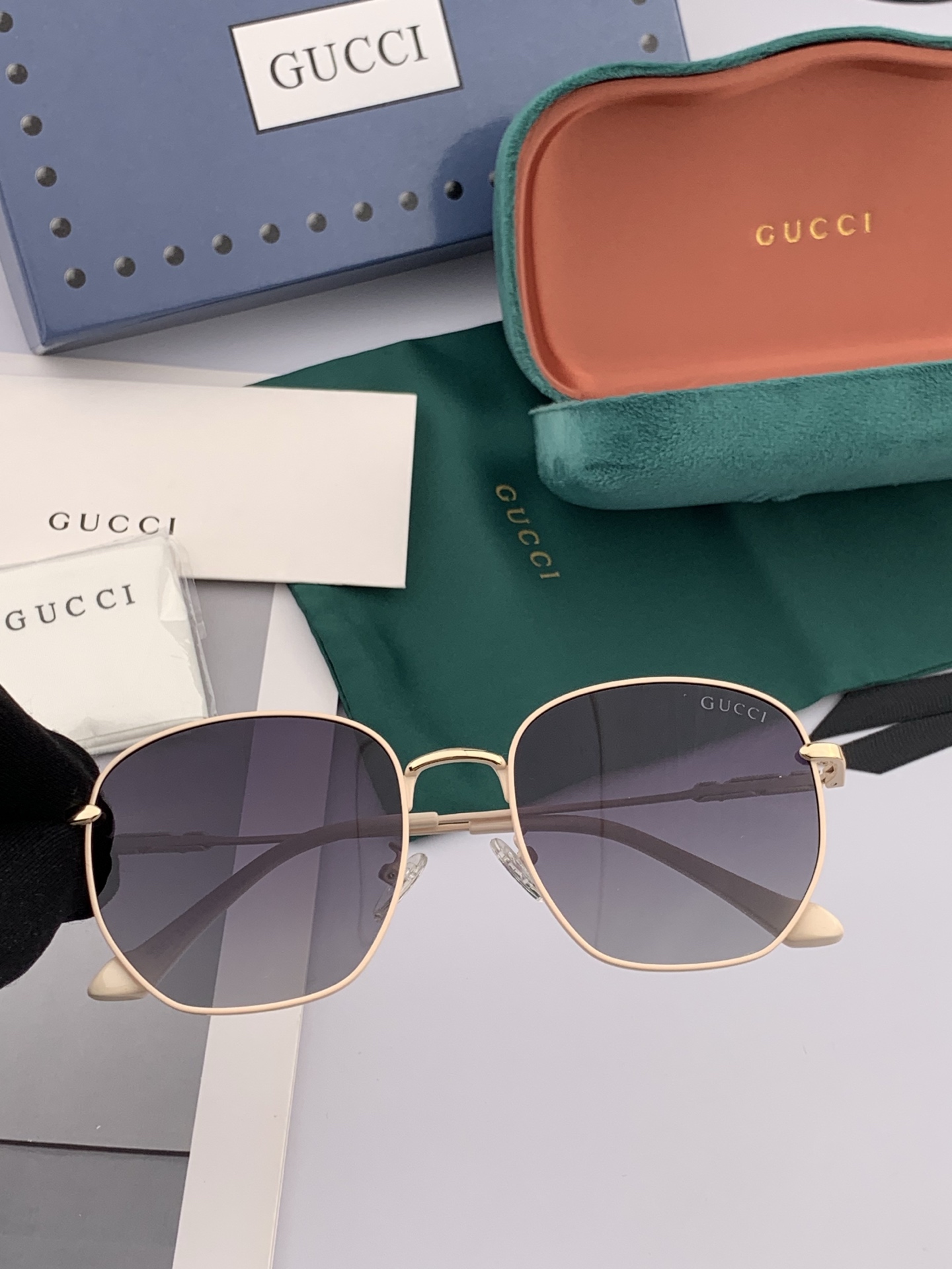 新款！新款出货！女士高清加厚偏光太阳镜🕶️ 🎉💍新款GUCCI偏光太阳镜[得意]开车驾驶镜时尚墨镜💐💐🌸