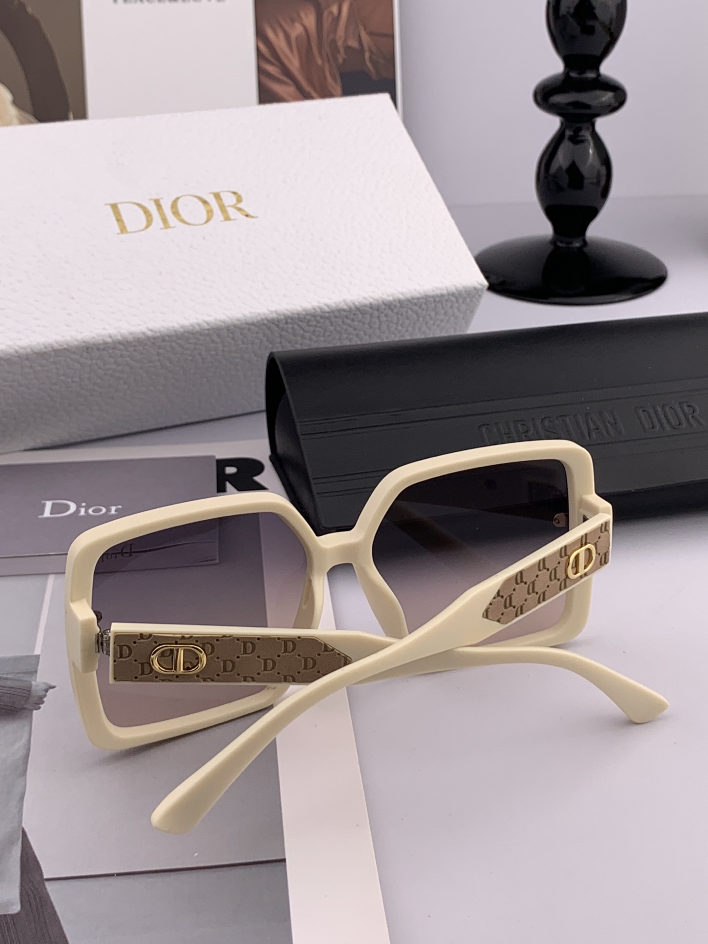 🔺 【DIOR-迪奥】开春新款 潮流爆款 时尚方框太阳镜 高品质 佩戴舒适 网红潮款墨镜 型号：D377