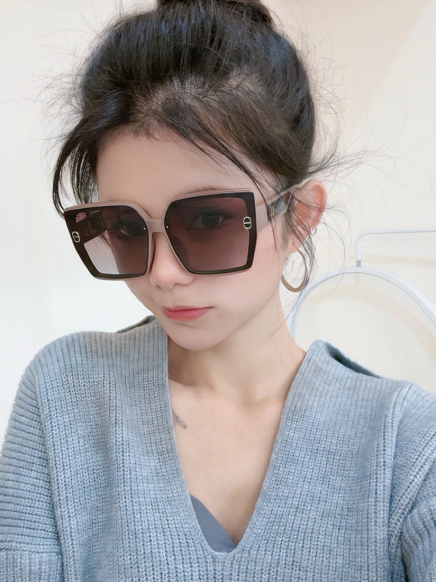 【DIOR-迪奥】开春新款 潮流爆款 时尚方框偏光太阳镜 高品质 佩戴舒适 网红潮款墨镜 型号 CD09