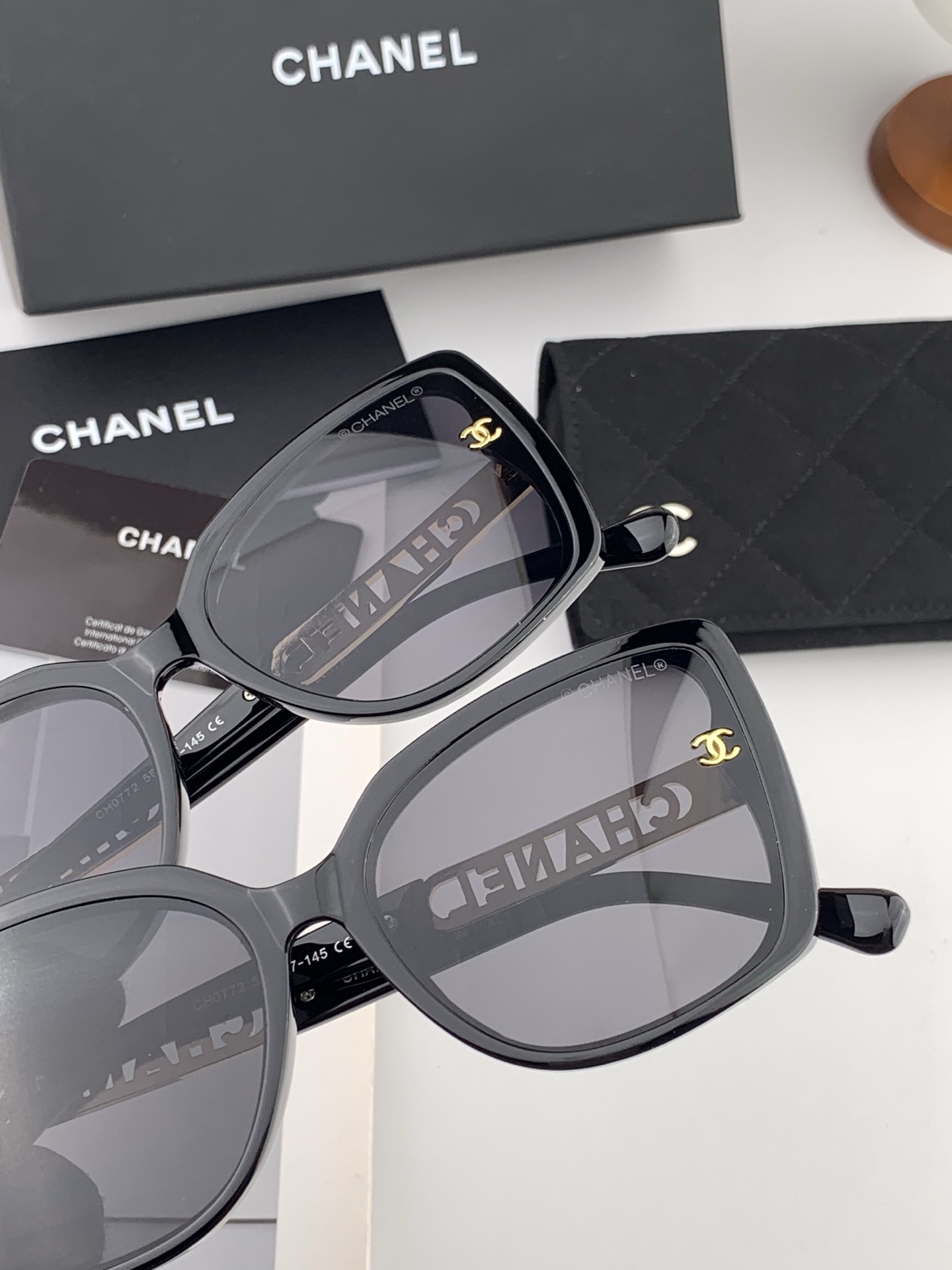 🔺CHANEL🔻早春新款，众多明星同款[色]香奈儿‼️‼️新款大框墨镜 ，🌈🌈宝丽来超清太阳镜🔝🔝型号：