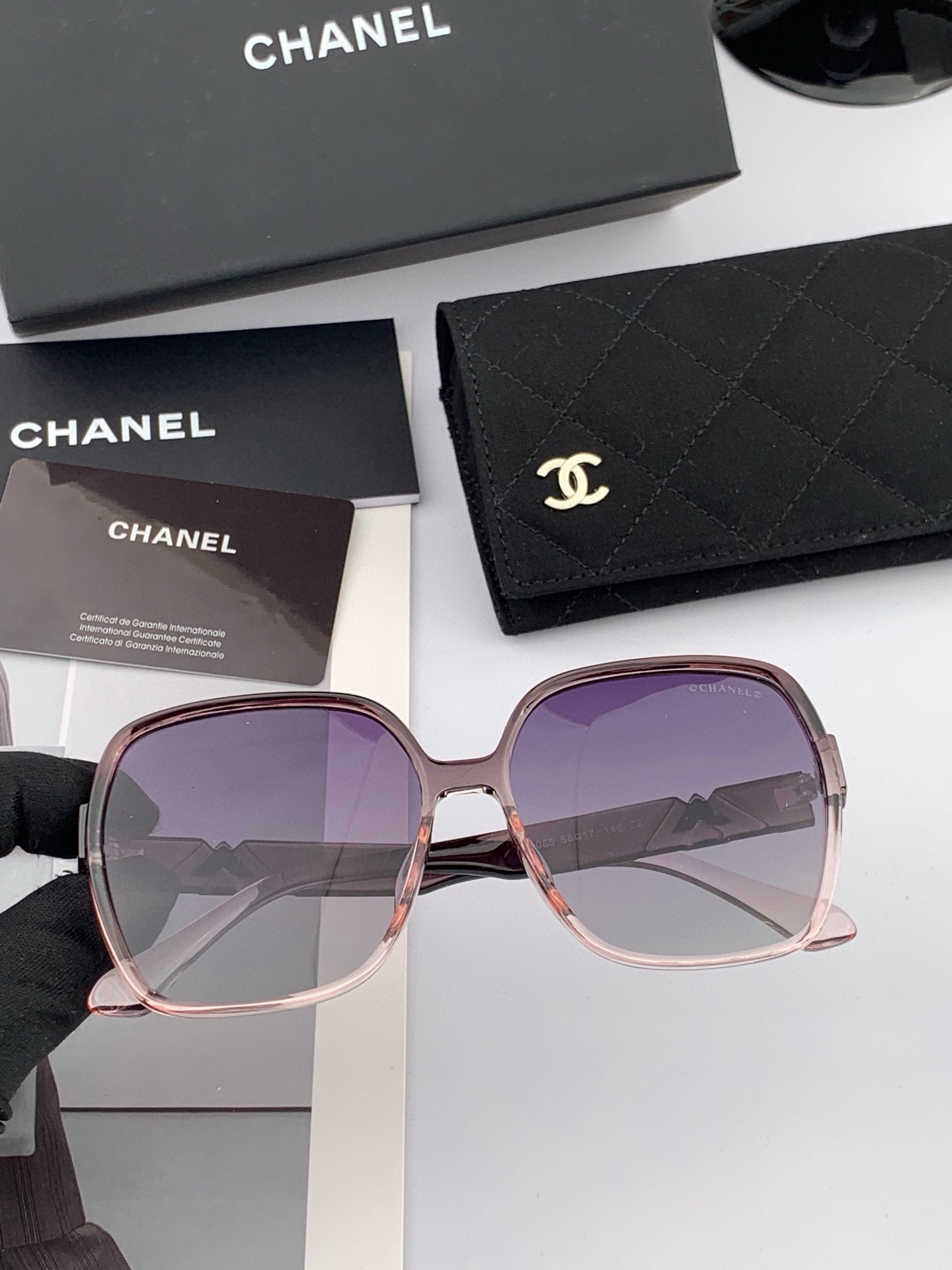 🔺 【香奈儿】开春新款 潮流爆款 时尚方框偏光太阳镜 高品质 佩戴舒适 网红潮款墨镜 型号：CH5108