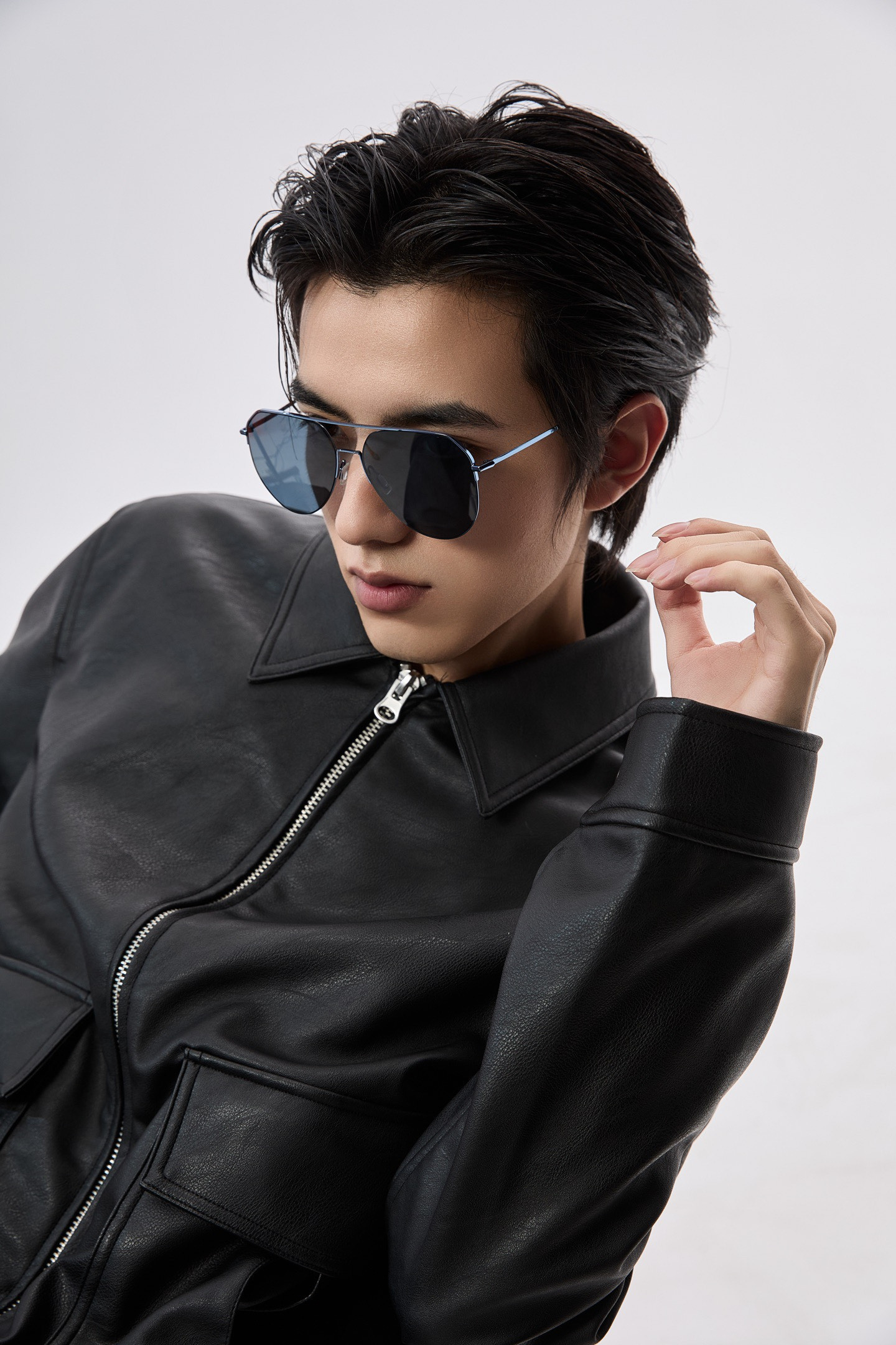 GUCCI 男款炫彩飞行员偏光太阳镜 ❤️材质：高清尼龙加厚卡槽高清偏光镜片 🌹无边框镜架💕颜👍型号：G