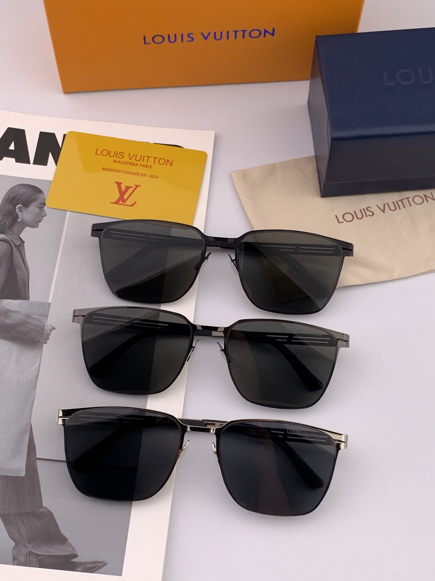 ♦️LV 新款男女情侣款太阳镜多边形墨镜iP电镀永不褪色 超轻超有弹性整幅眼镜无螺丝重要的是压不坏 高清