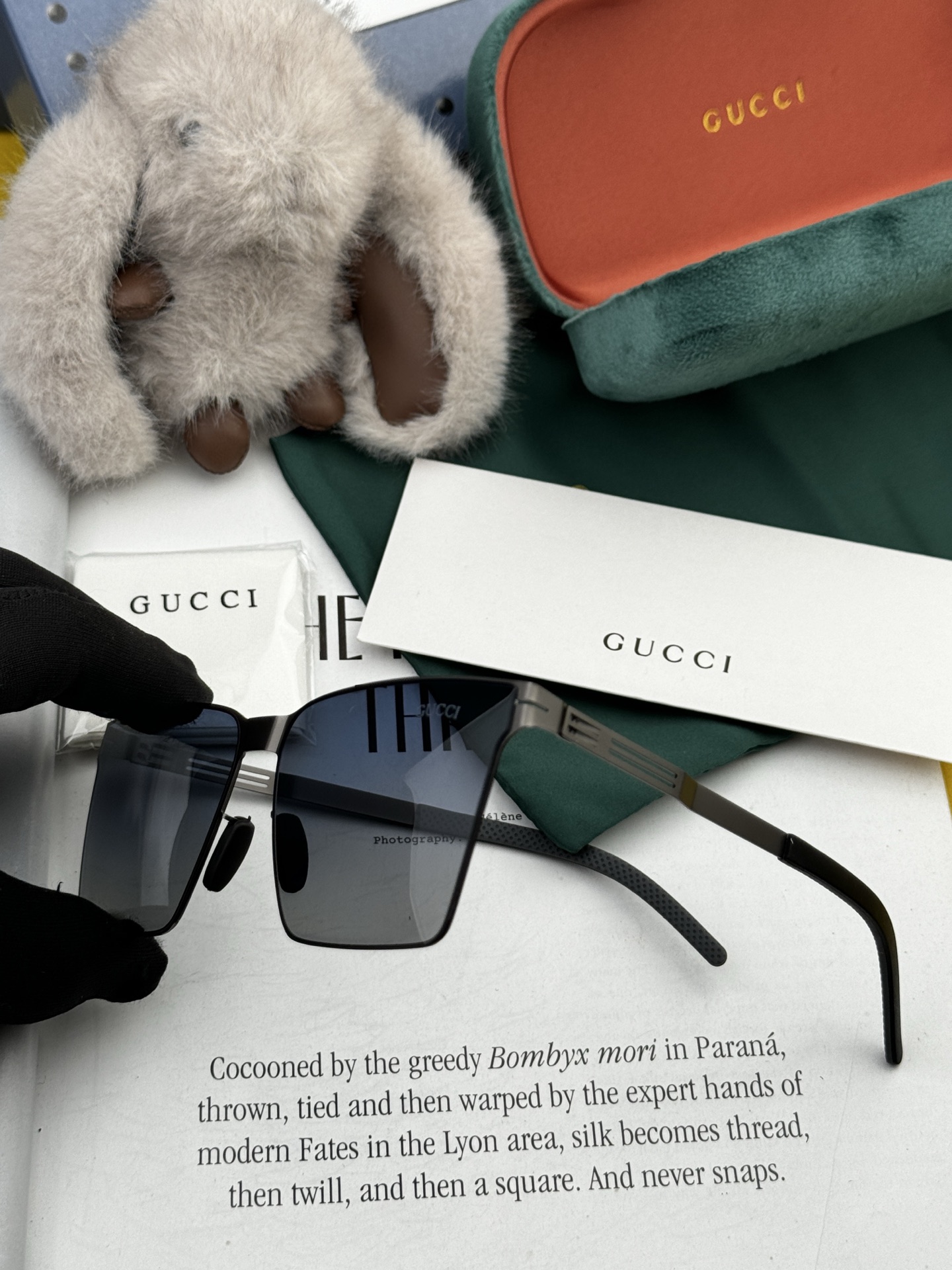 GUCC* 新款男女情侣款太阳iP电镀永不褪色 卖点：超轻超有弹性整幅眼镜无螺丝重要的是压不坏、镜片：高