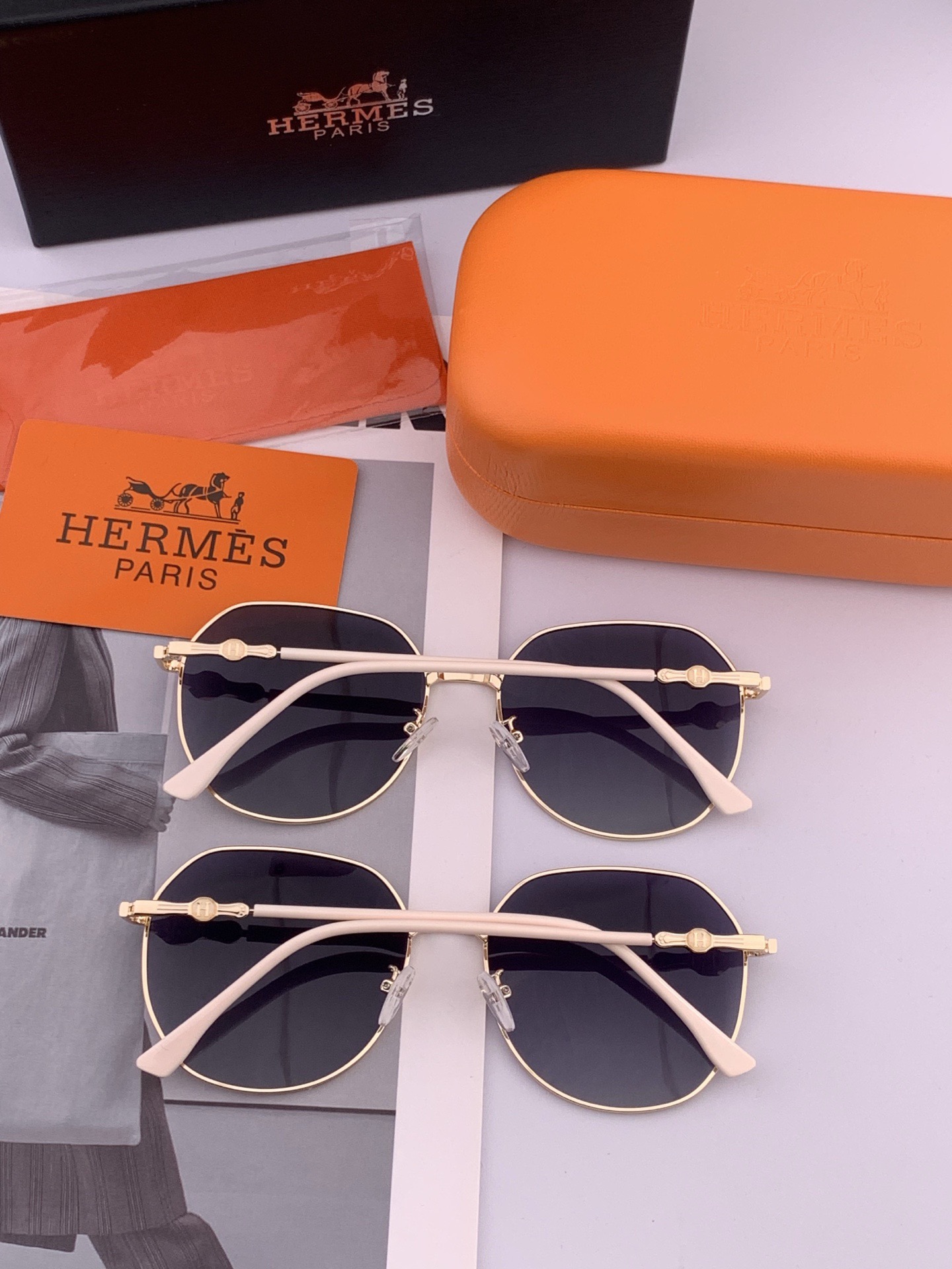 新款 爱马仕女士偏光太阳镜🕶️ 宝丽来高清镜片🎉高品质TR-90镜框 时尚百搭！型号：H3821