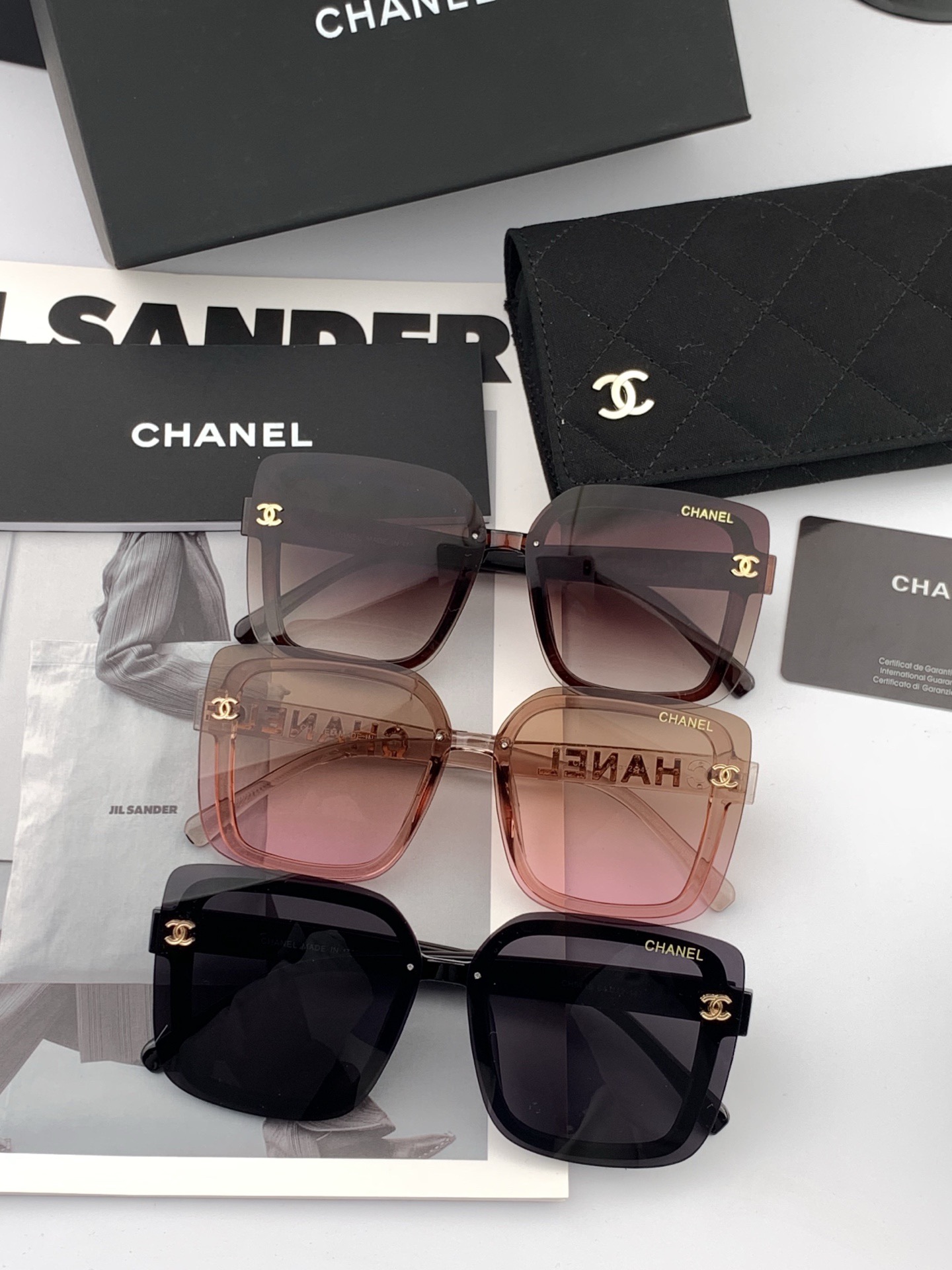 Chanel大框太阳镜墨镜 经典的方框设计，不挑脸型，无论搭配大衣还是连衣裙都非常显气质偏光镜片预防紫外