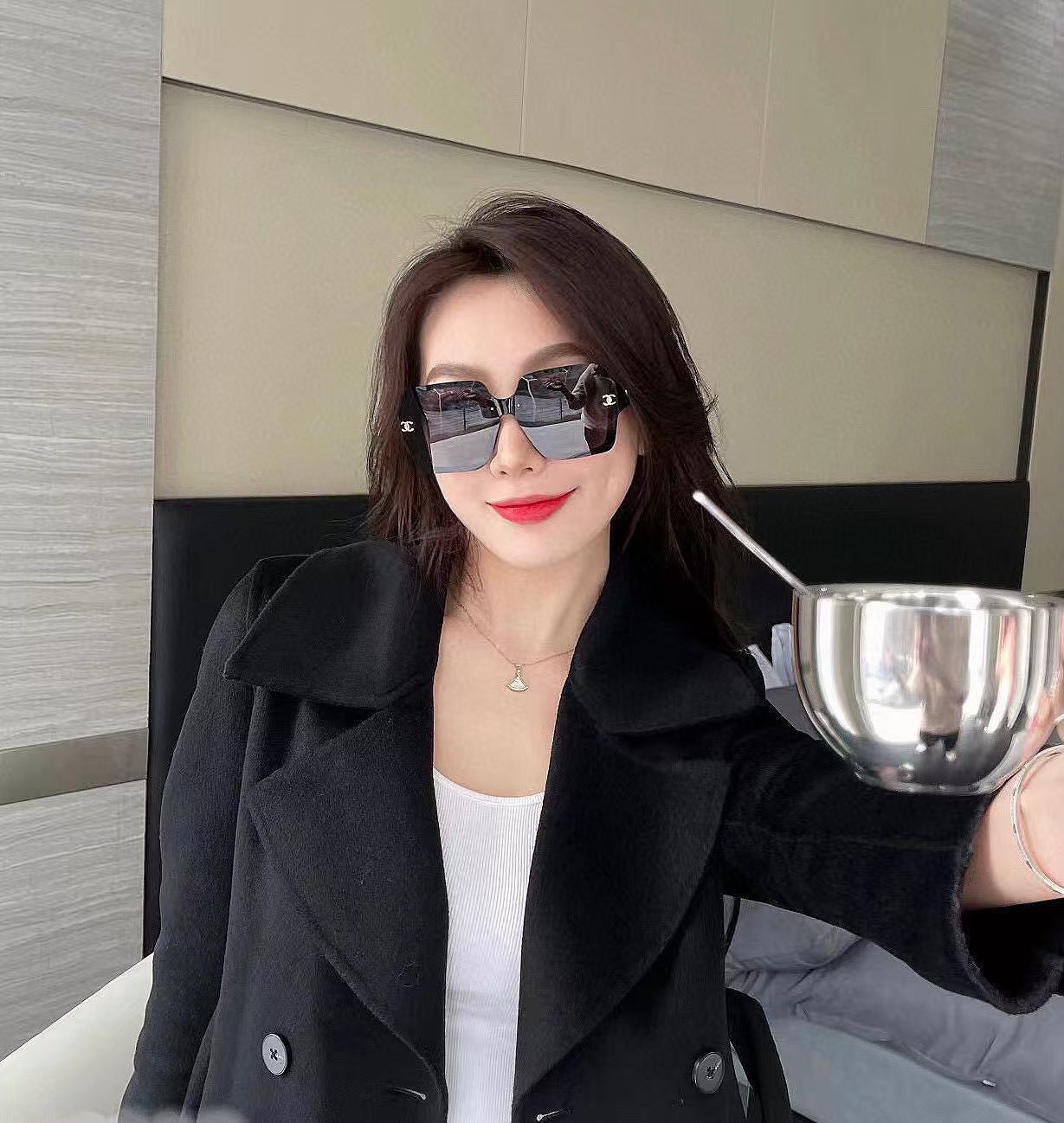 【TR偏光系列】香奈儿 开春新款 经典的方框设计，不挑脸型，无论搭配大衣还是连衣裙都非常显气质 偏光镜片