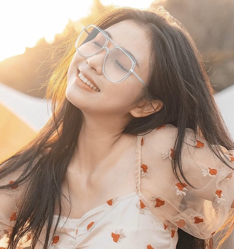 GUCC* 2026 新款男女情侣款太阳iP电镀永不褪色 卖点：超轻超有弹性整幅眼镜片：高清尼龙偏光镜片