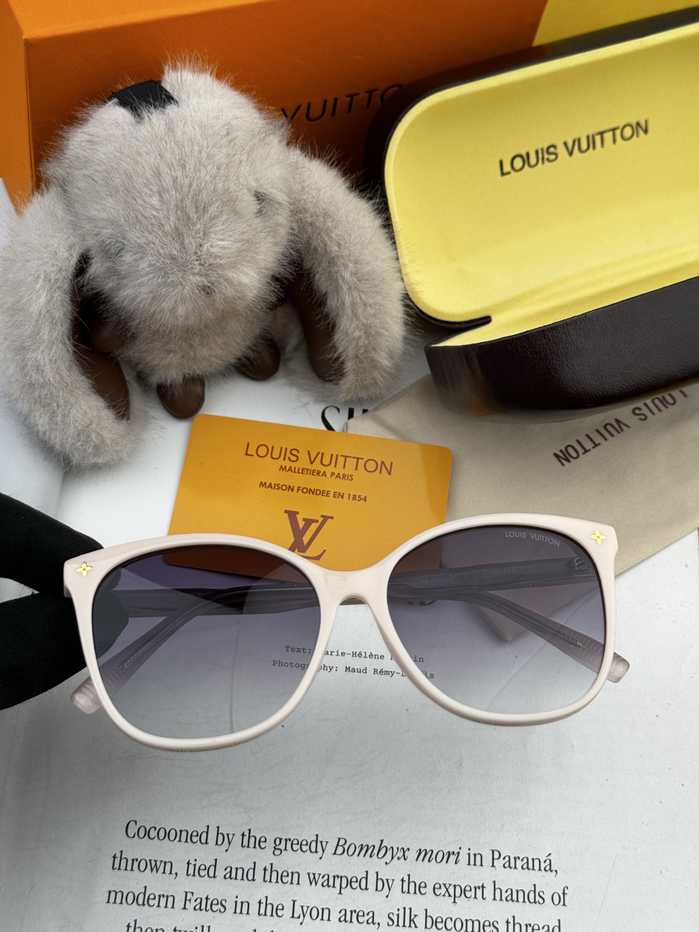 LV 太阳镜潮品官网模特同款 [玫瑰][玫瑰]四叶草🍀精致个性设计简约时尚 高品质值得拥有绝对潮爆整个夏