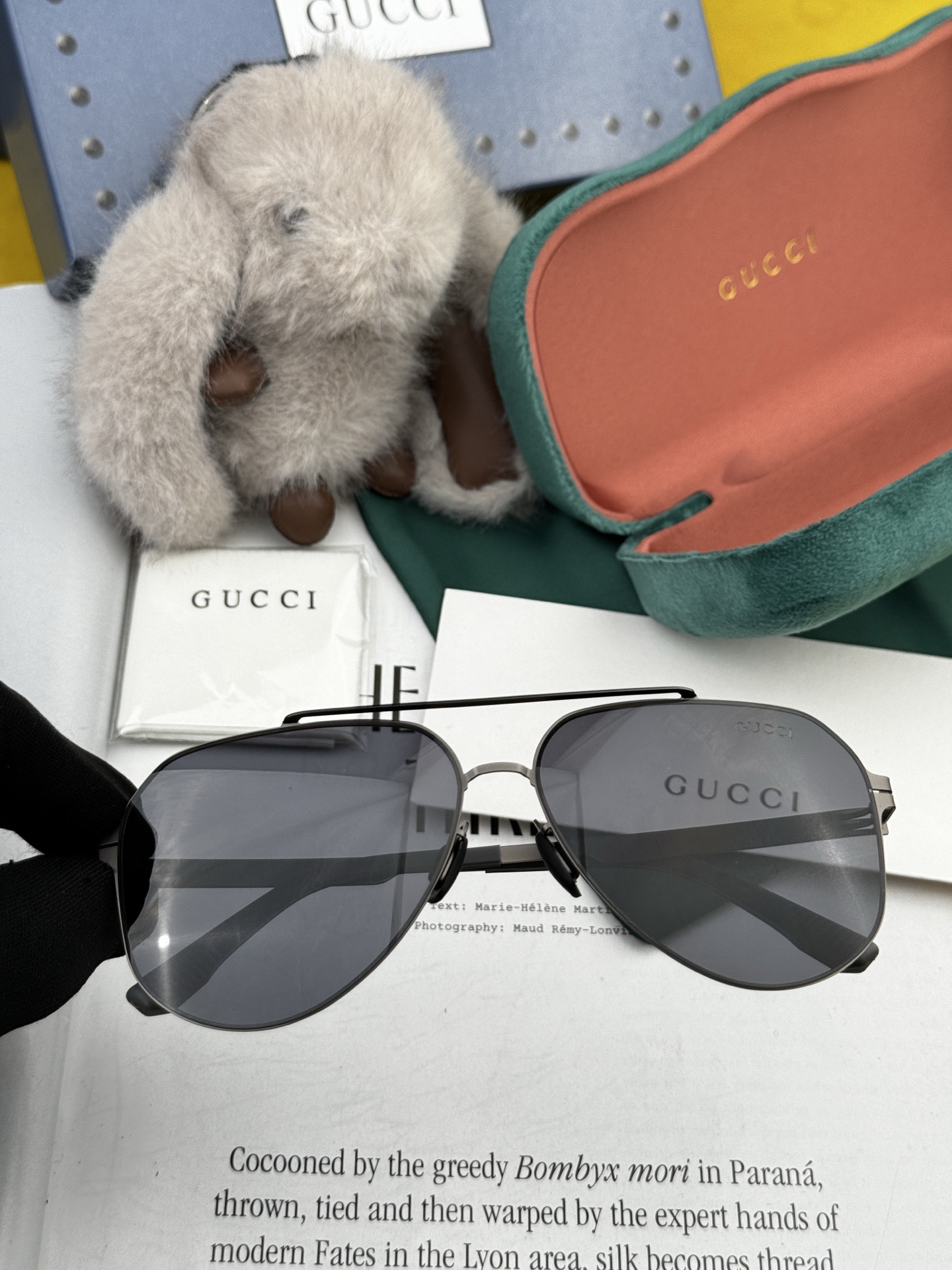 GUCC* 新款男女情侣款太阳iP电镀永不褪色 卖点：超轻超有弹性整幅眼镜无螺丝重要的是压不坏、镜片：高