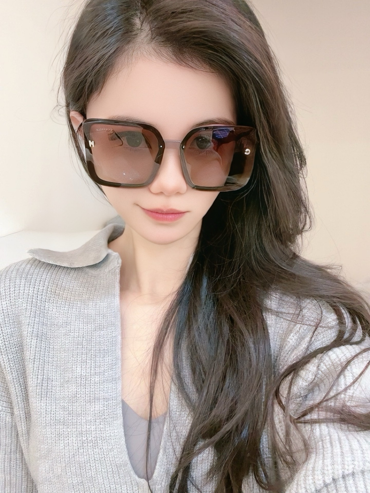 新品CHANEL 香奈儿太阳镜以独特魅力和前卫风格诠释春夏最新眼镜，质感超好佩带舒适 型号：CH2305