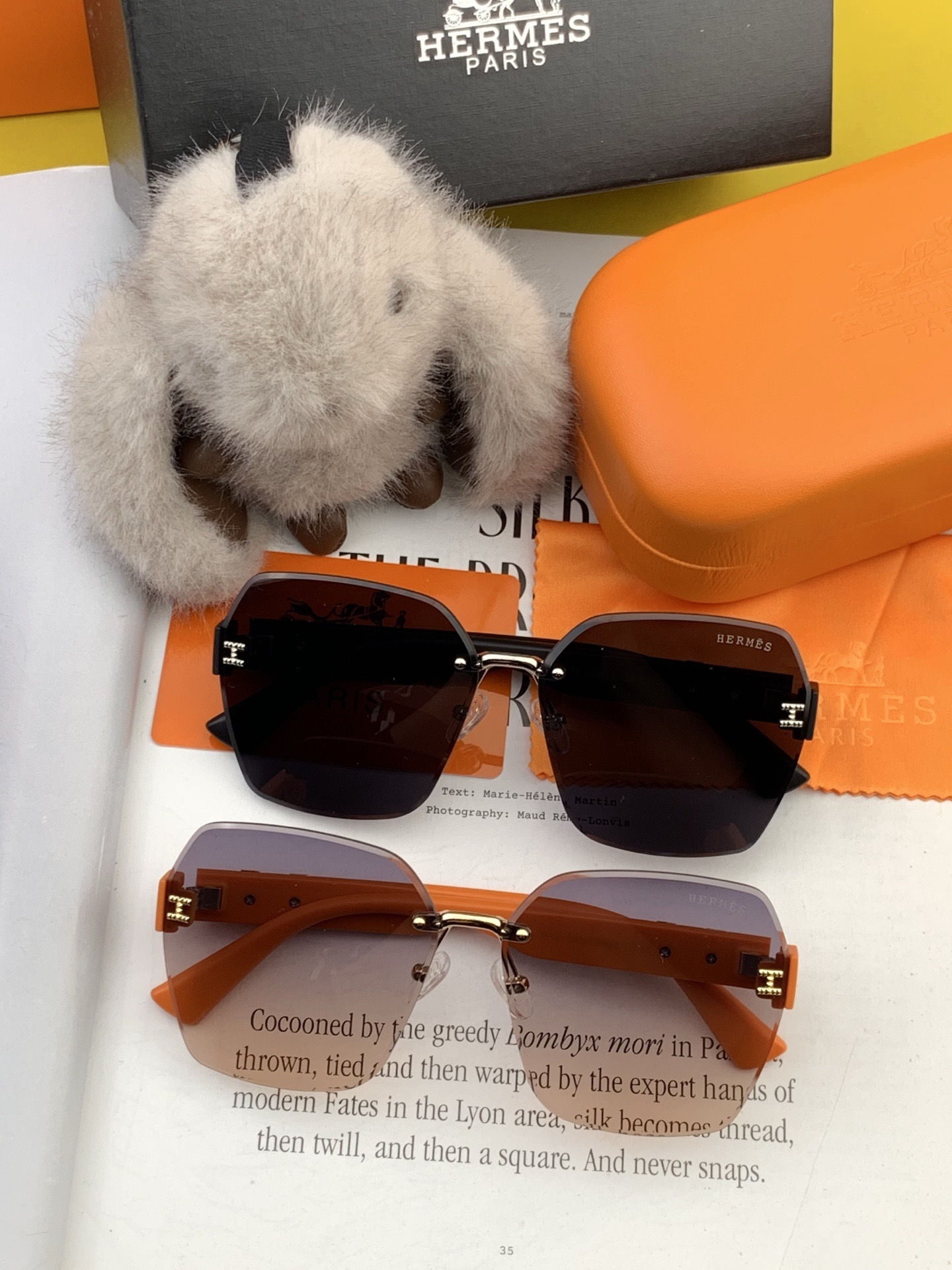 爱马仕 经典的方框设计，不挑脸型，无论搭配大衣还是连衣裙都非常显气质镜片预防紫外线 型号：H5551