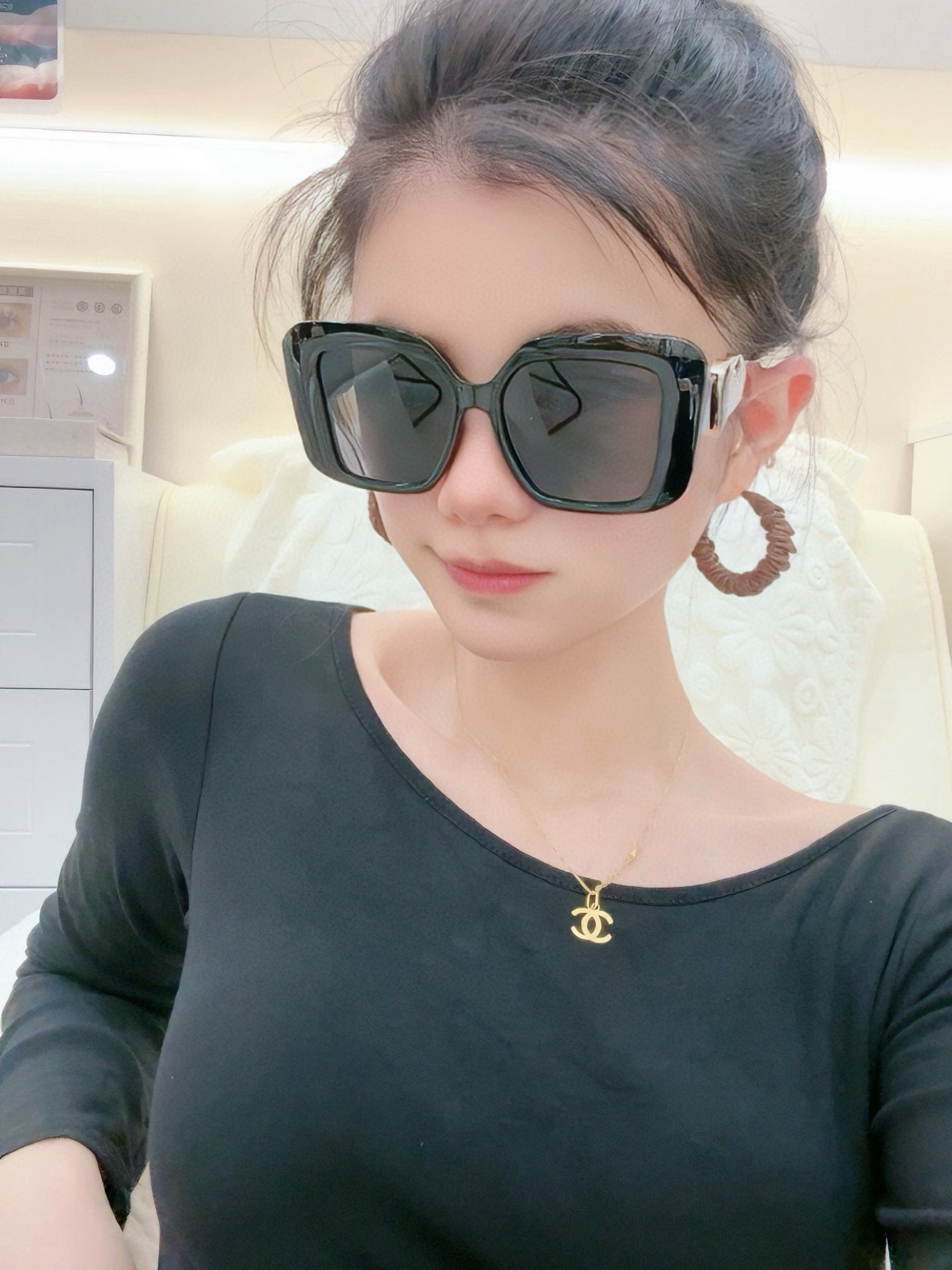 新品CHANEL 香奈儿太阳镜以独特魅力和前卫风格诠释春夏最新眼镜，质感超好佩带舒适 型号：CH8551