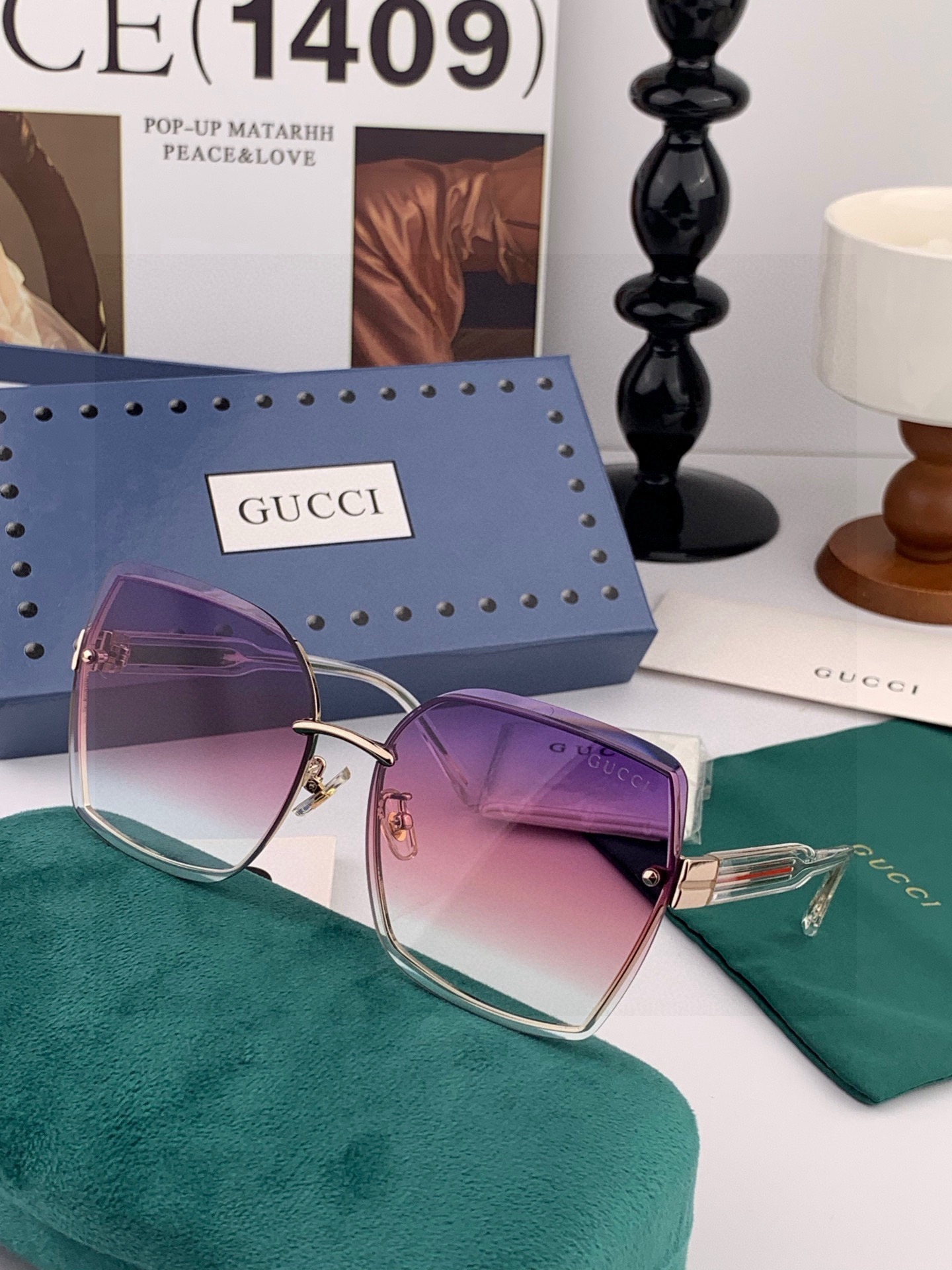 GUCC*新款太阳镜太漂亮的款,爆到断货。镜片采用尼龙材质,透光度清晰的同时又保护眼睛,镜框采用环保无磁