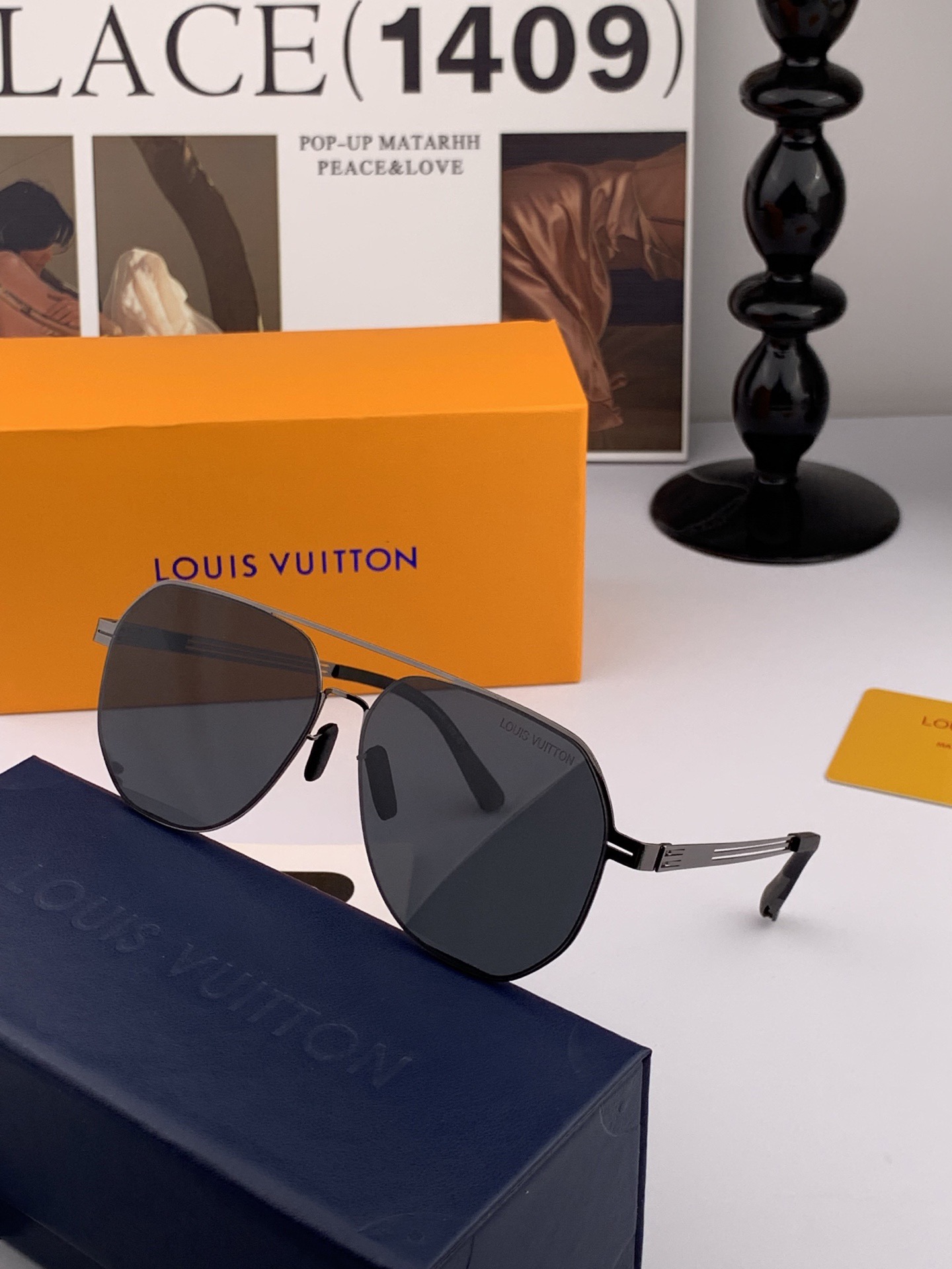 ♦️LV 新款男女情侣款太阳镜多边形墨镜iP电镀永不褪色 超轻超有弹性整幅眼镜无螺丝重要的是压不坏 高清