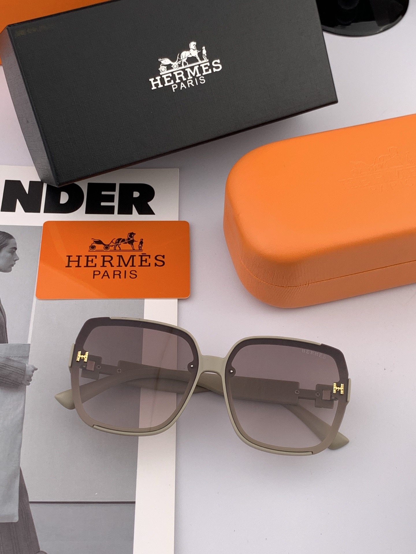 HERMES 爱马仕 开春新款🎈原版出货 网红超爆款💙经典奢华全球风[强][酷][亲亲] 时尚方框太阳镜