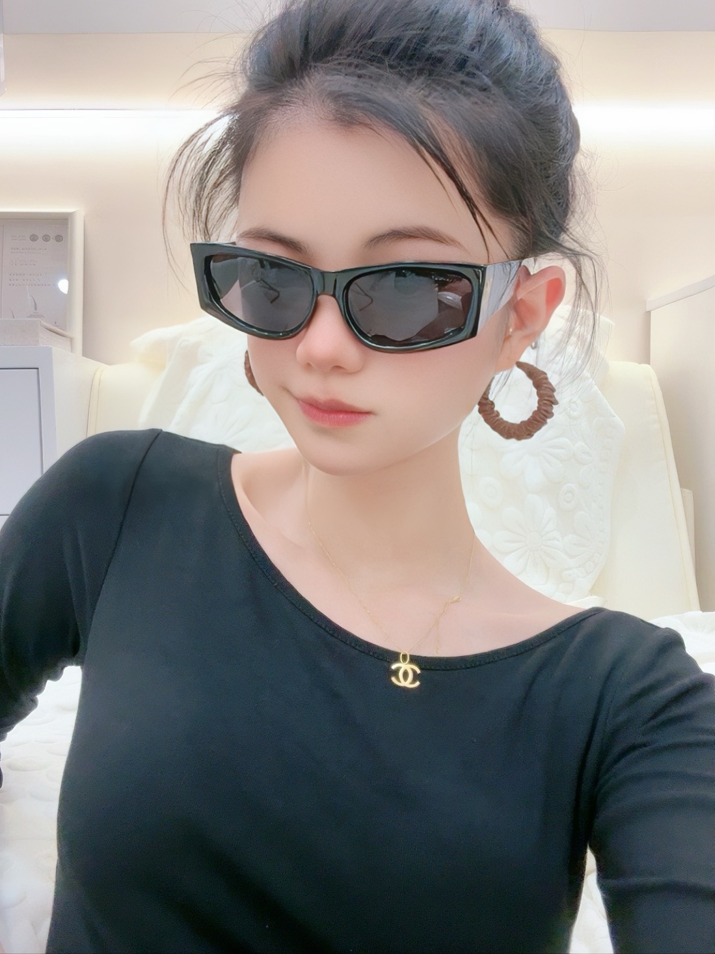 新品SAINTOWEN圣罗兰 官网最新款 独具奢华外观和精致线条 风格华贵典雅 轻盈舒适 众多明星网红追