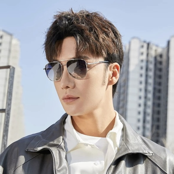 Gucci 。 高品质男女款墨镜 👍 进口宝丽来偏光镜片 。蛤蟆镜 开车钓鱼都可 。百搭显瘦墨镜韩版男士