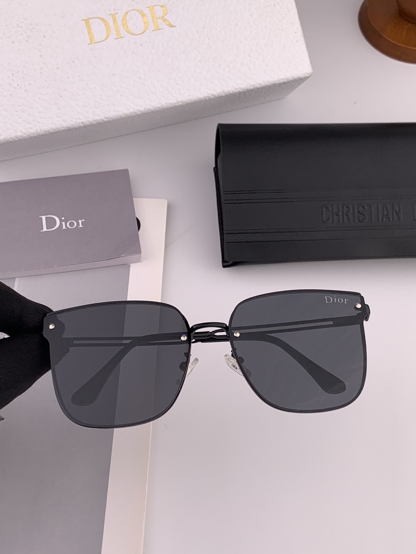 【TR偏光系列】DIOR 经典的方框设计，不挑脸型，无论搭配大衣还是连衣裙都非常显气质尼龙偏光镜片预防紫