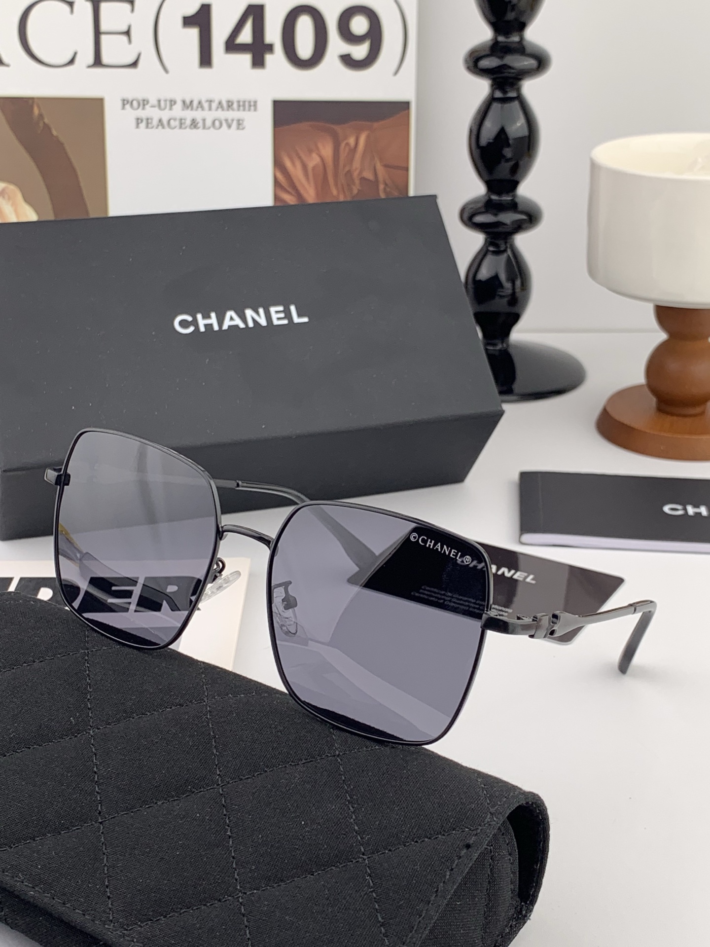 新品CHANEL 香奈儿太阳镜以独特魅力和前卫风格诠释春夏最新眼镜，质感超好佩带舒适 型号：CH2581