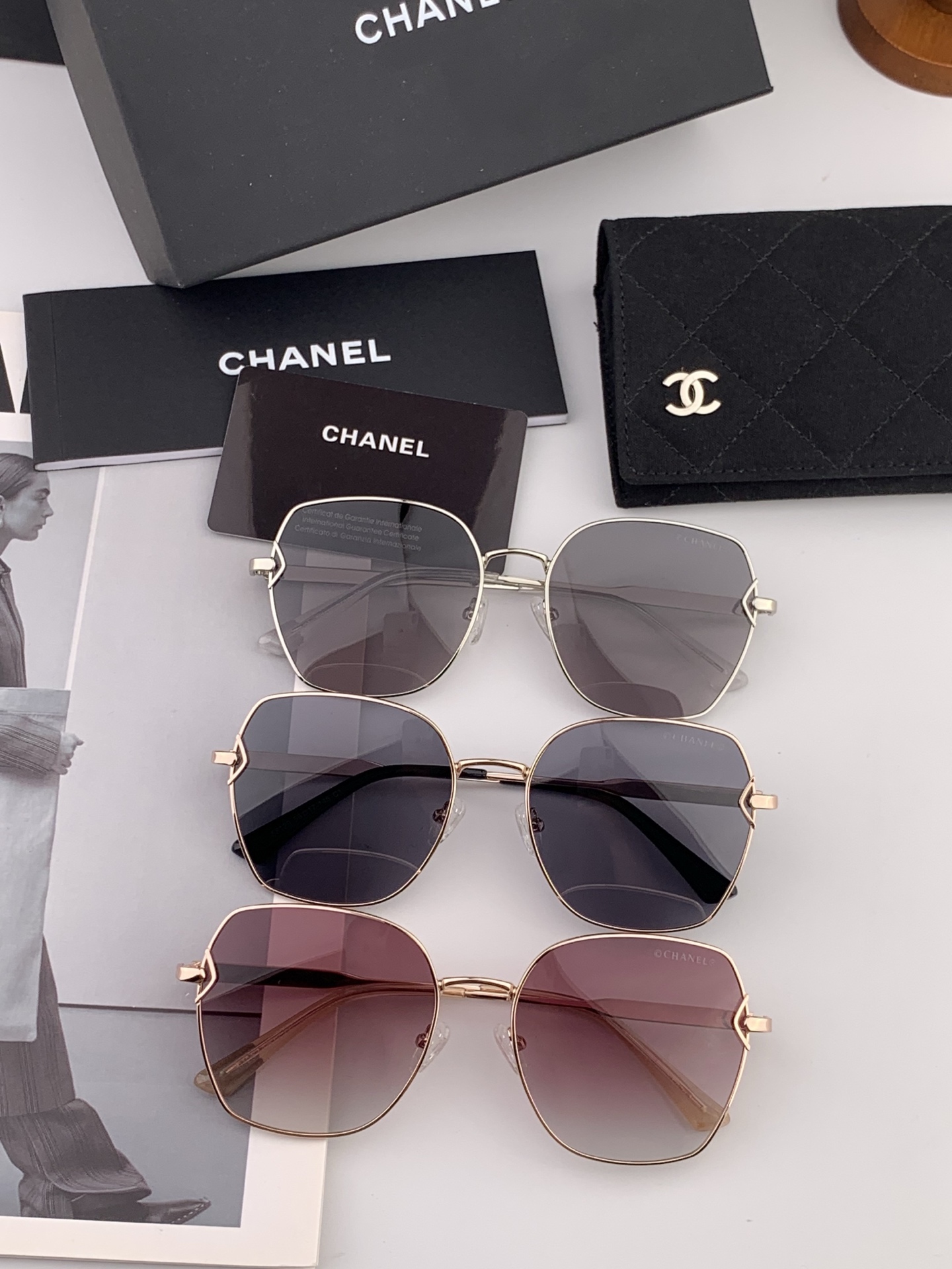 新品CHANEL 香奈儿太阳镜以独特魅力和前卫风格诠释春夏最新眼镜，质感超好佩带舒适 型号：CH9581