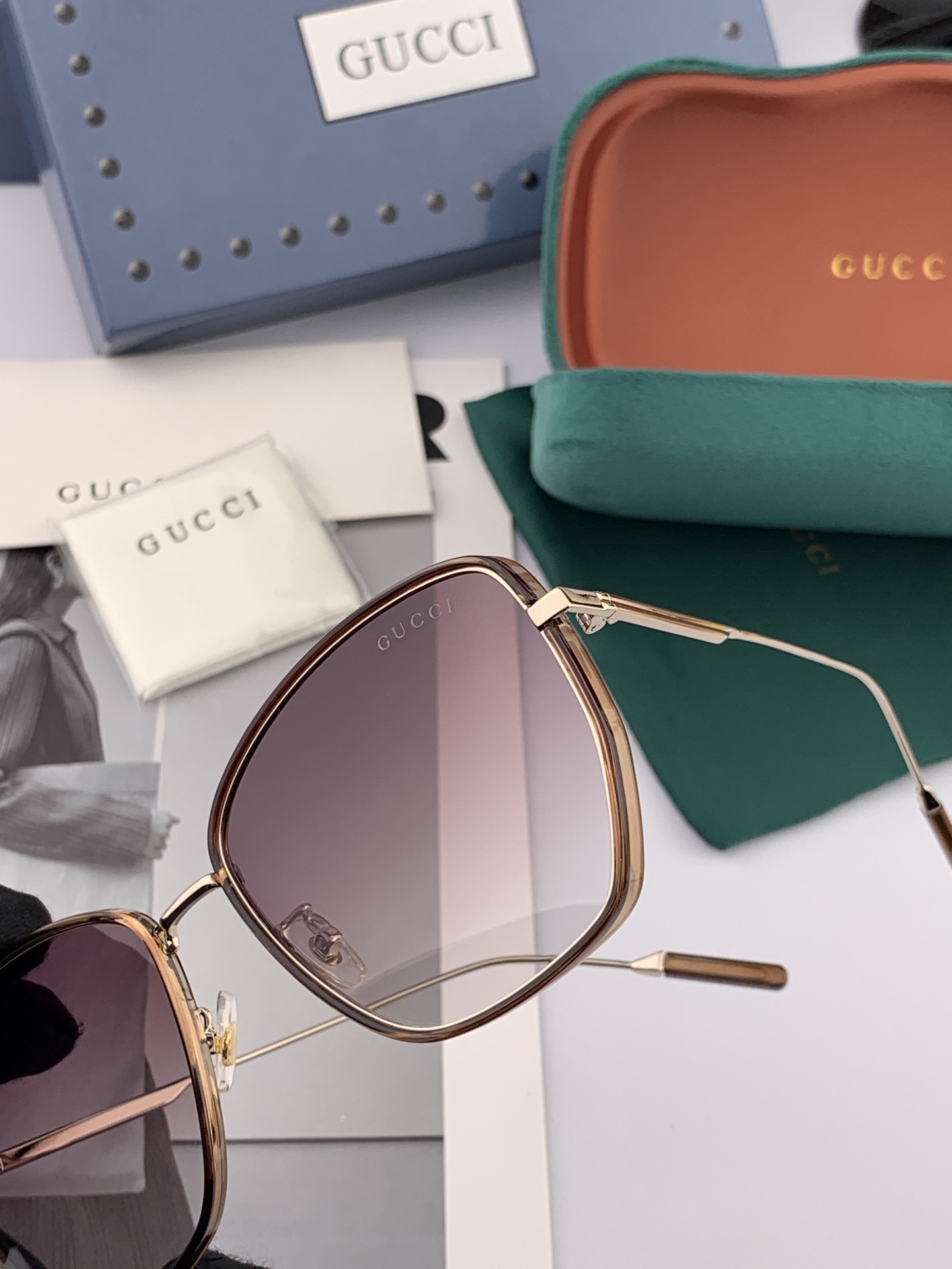 【尼龙偏光系列】GUCCI太阳镜墨圆框设计，不挑脸型，无论搭配大衣还是连衣裙都非常显气质偏光镜片预防紫外
