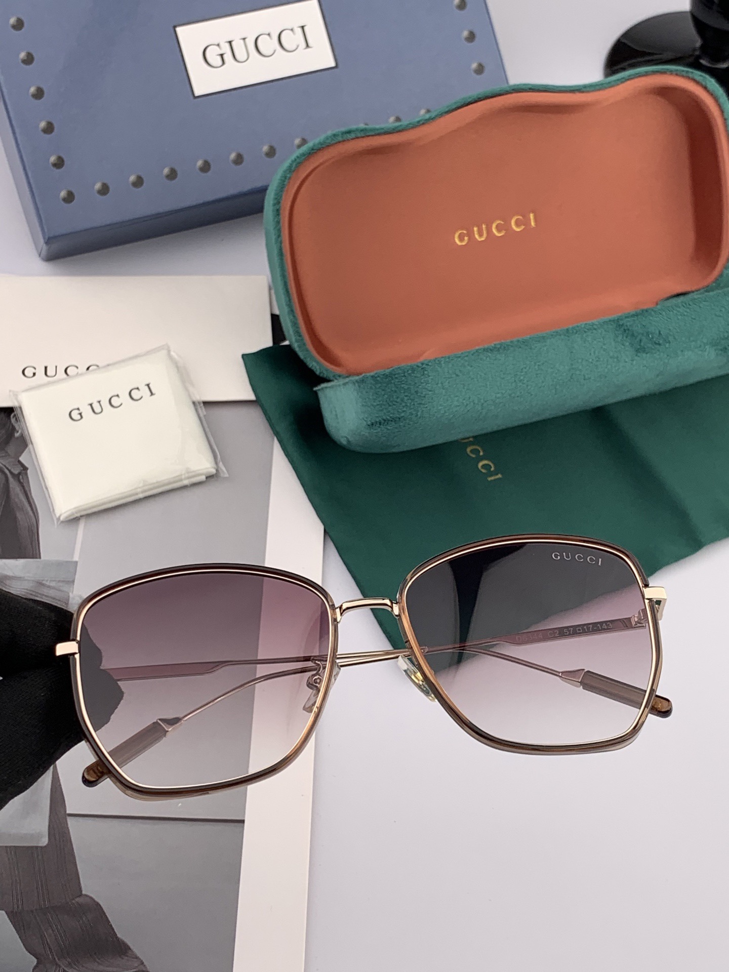 【尼龙偏光系列】GUCCI太阳镜墨圆框设计，不挑脸型，无论搭配大衣还是连衣裙都非常显气质偏光镜片预防紫外