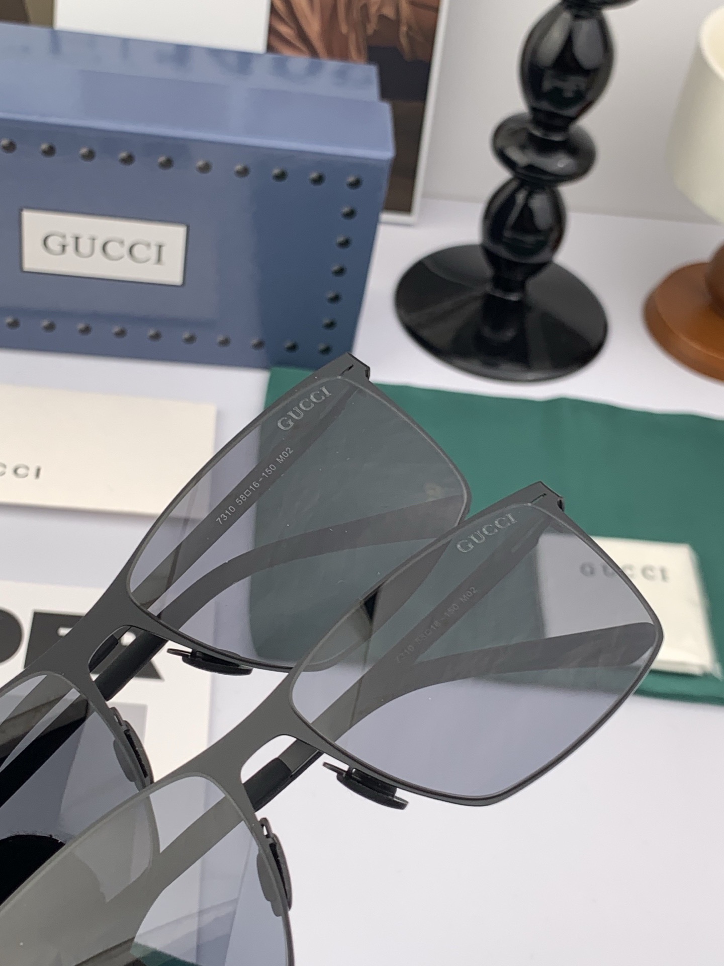 GUCC*新款男女情侣款太阳iP电镀永不褪色 卖点：超轻超有弹性整幅眼镜无螺丝重要的是压不坏、镜片：高清