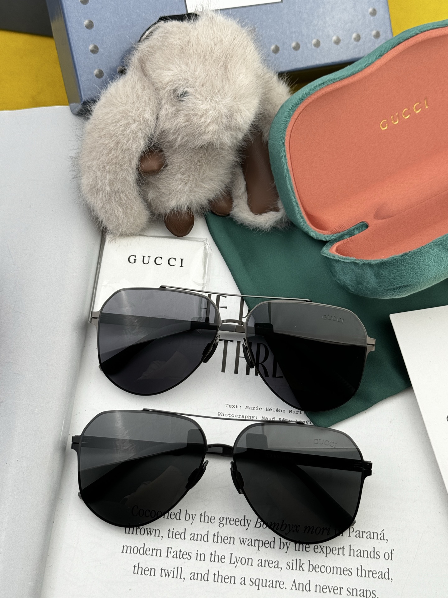 GUCC* 新款男女情侣款太阳iP电镀永不褪色 卖点：超轻超有弹性整幅眼镜无螺丝重要的是压不坏、镜片：高