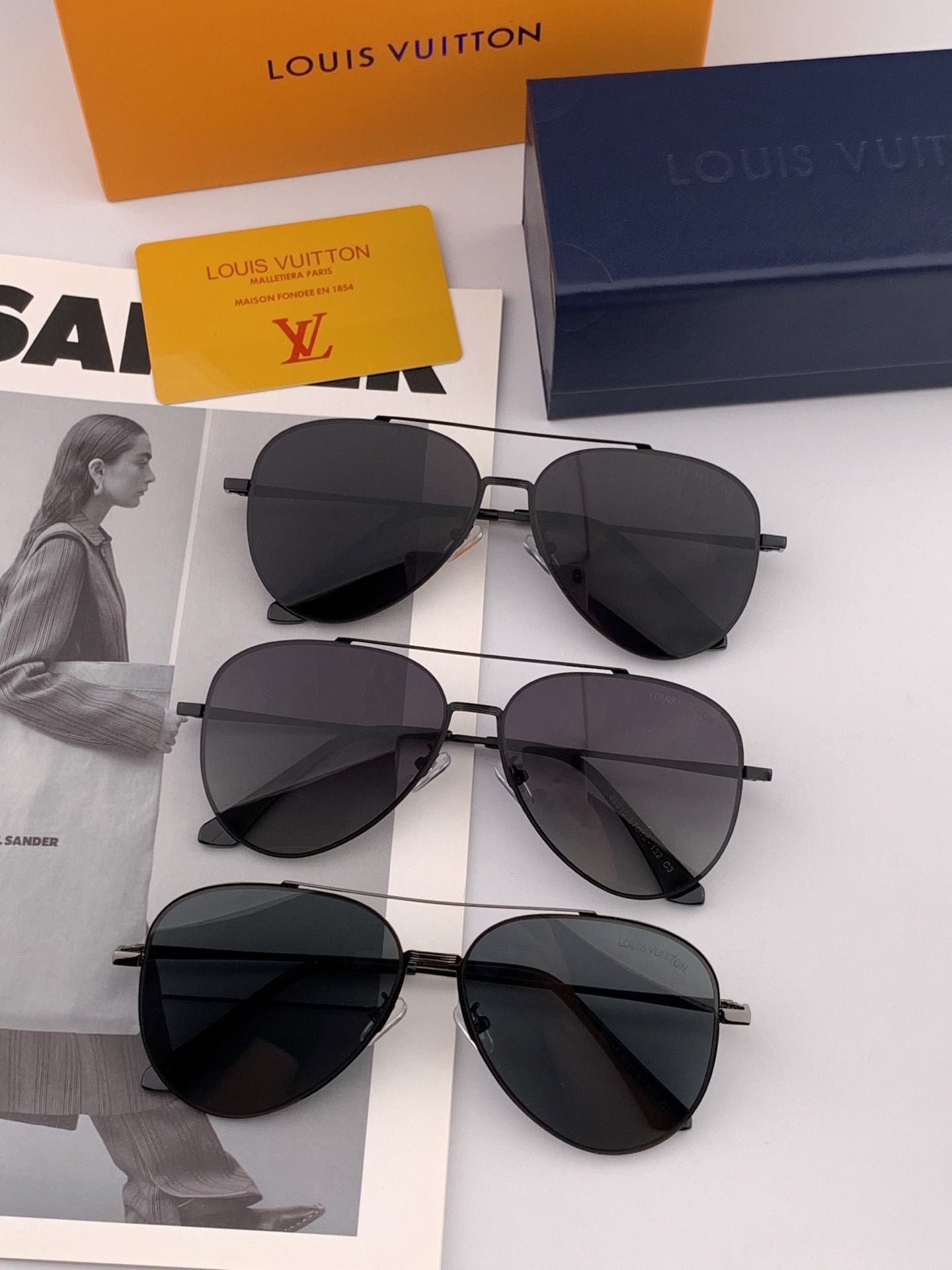 ♦️ GUCCI 新款男女情侣款太阳镜多边形墨镜iP电镀永不褪色 超轻超有弹性整幅眼镜无螺丝重要的是压不