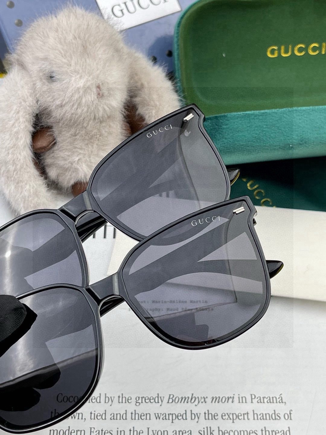 超好看 潮酷【GUCCI】古驰 新款款太阳镜以独特魅力和前卫风格诠释春夏最新眼镜，以方框设计，中梁连体质