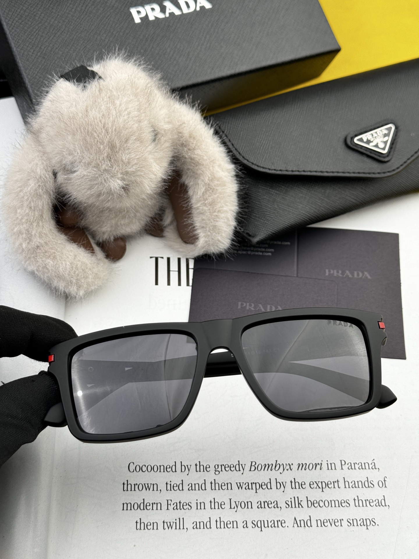 🔺 【GUCCI】开春新款 潮流爆款 时尚方框太阳镜 高品质 佩戴舒适 网红潮款墨镜 型号：G6130