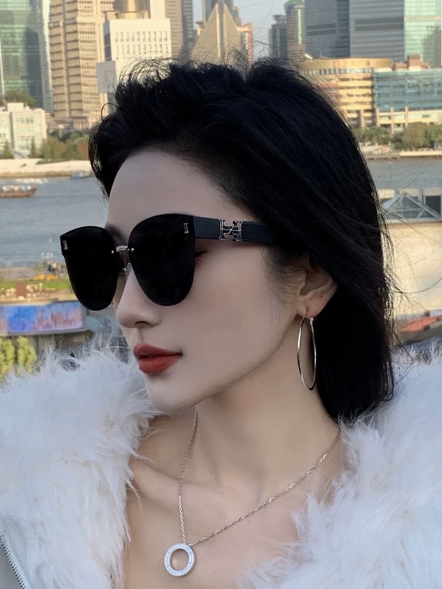 新款 爱马仕女士偏光太阳镜🕶️ 宝丽来高清镜片🎉高品质TR-90镜框 时尚百搭！型号：H3881