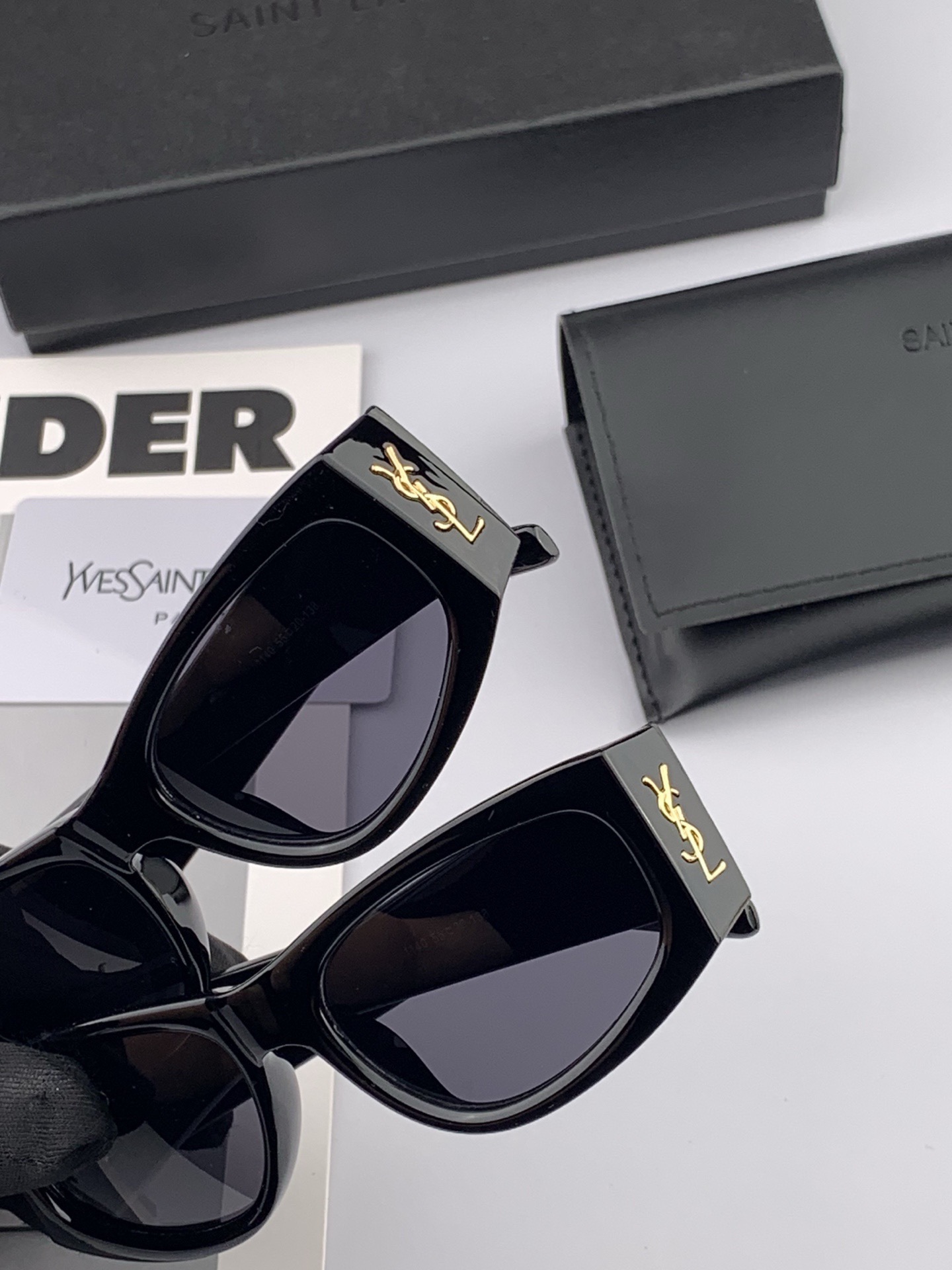 新品SAINTOWEN圣罗兰 官网最新款 独具奢华外观和精致线条 风格华贵典雅 轻盈舒适 众多明星网红追