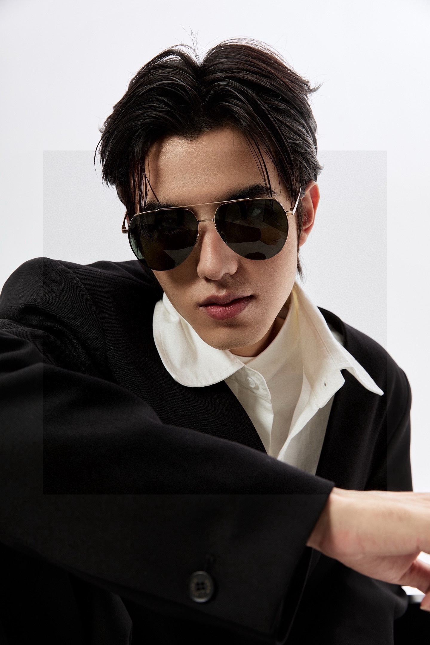 GUCCI 男款炫彩飞行员偏光太阳镜 ❤️材质：高清尼龙加厚卡槽高清偏光镜片 🌹无边框镜架💕颜👍型号：G