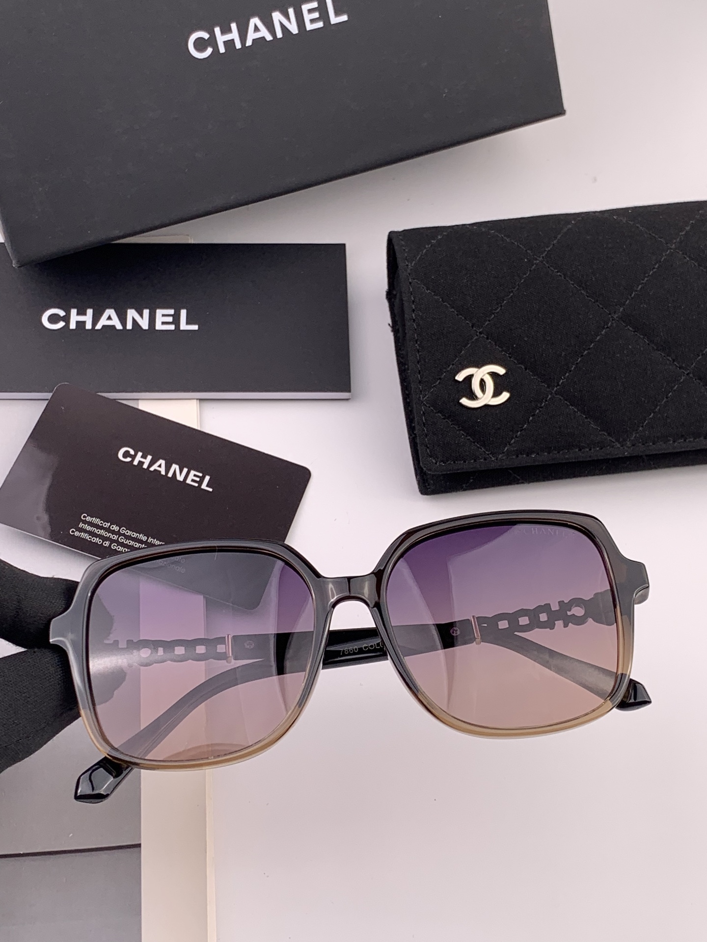 【CHANEL】香奈儿 新款潮流爆款 时尚方框太阳镜 佩戴舒适 网红潮款墨镜  女士高清加厚偏光太阳镜🕶